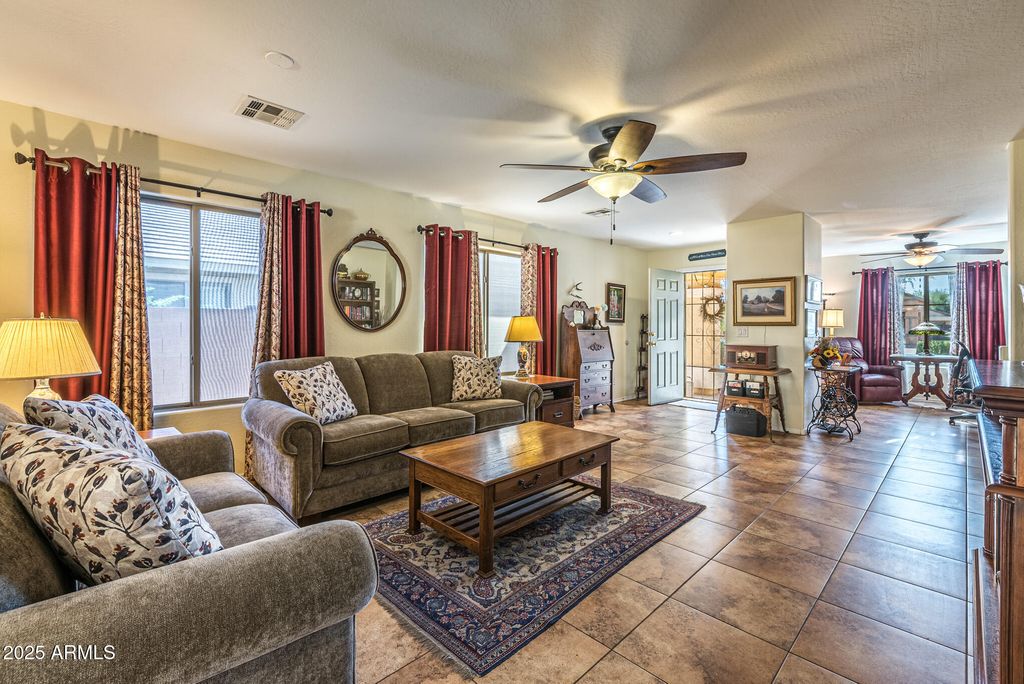 Photo of 1456 E Holiday Drive, Casa Grande, AZ 85122 (MLS # 6937909)