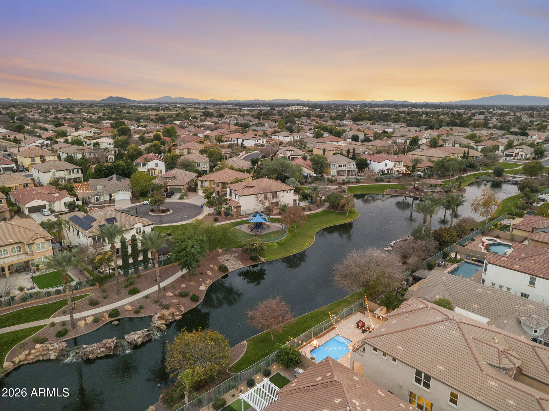 MCQUEEN LAKES - Residential