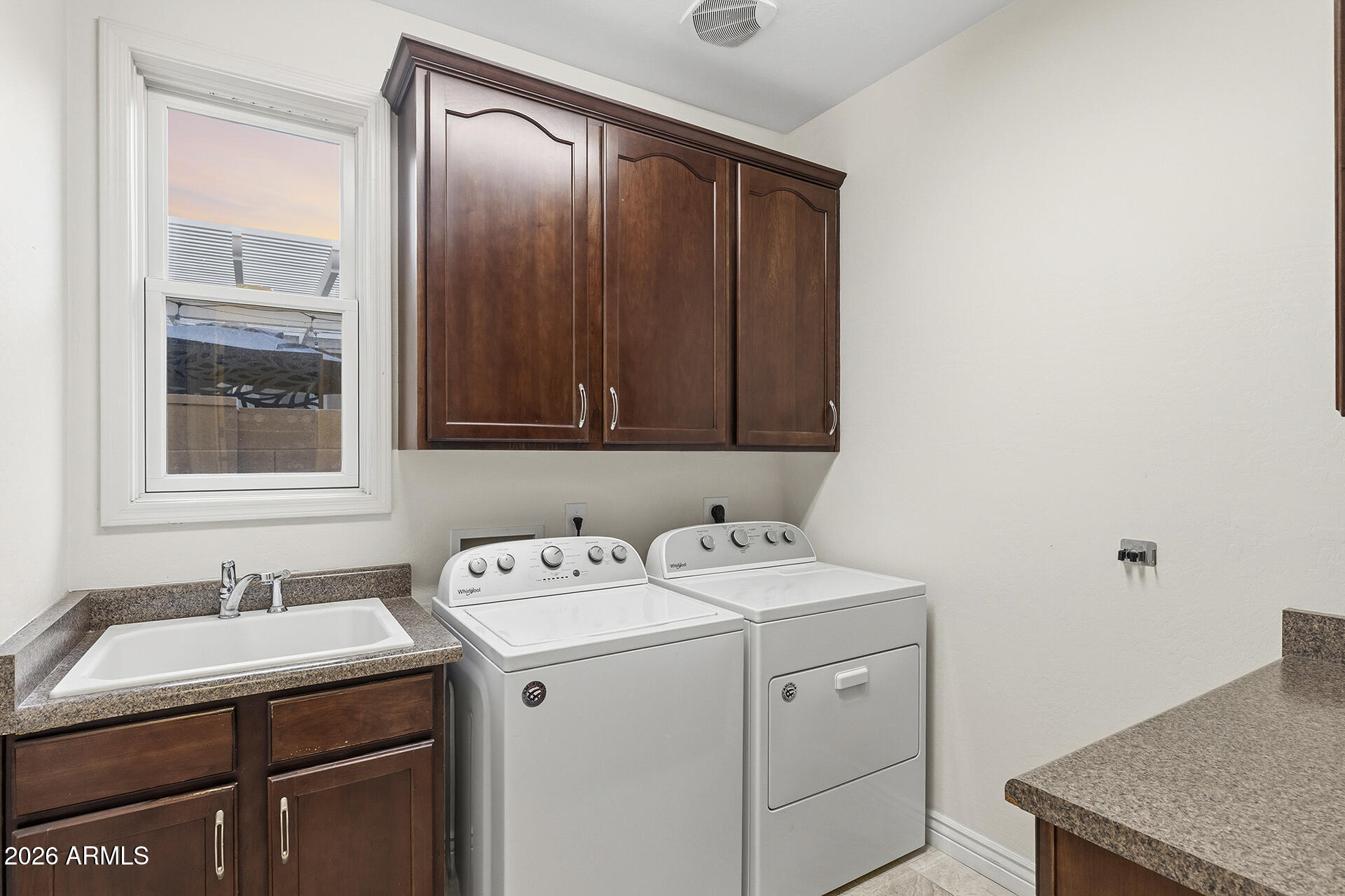 MCQUEEN LAKES - Residential