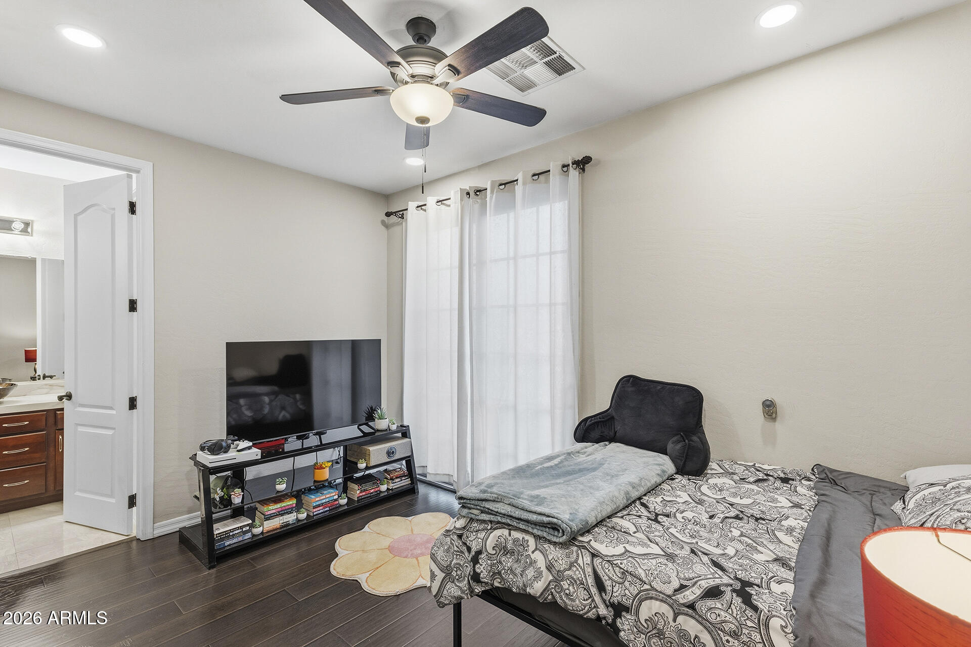 MCQUEEN LAKES - Residential