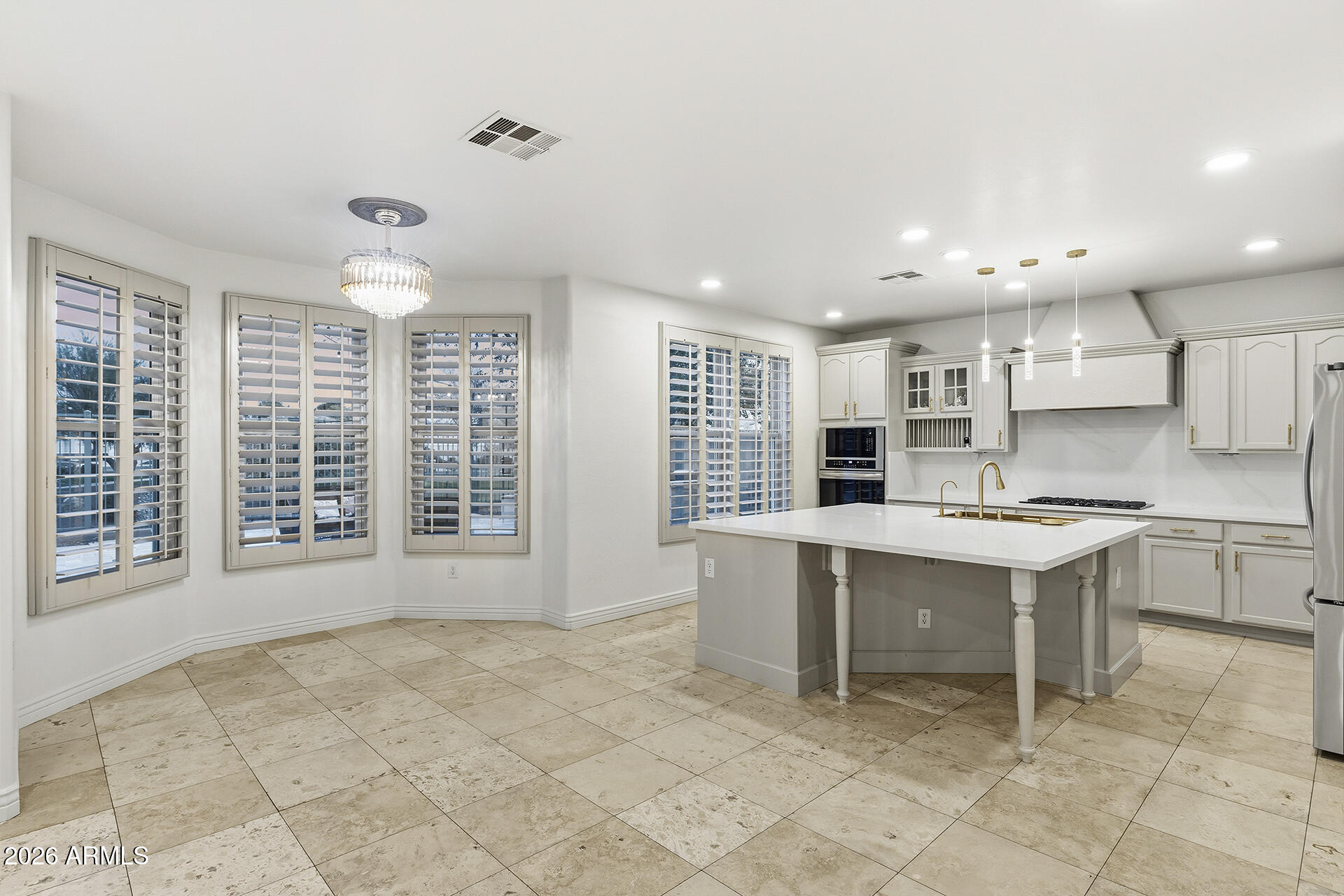 MCQUEEN LAKES - Residential