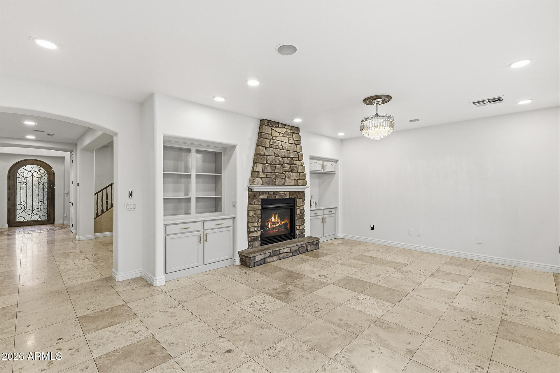 MCQUEEN LAKES - Residential