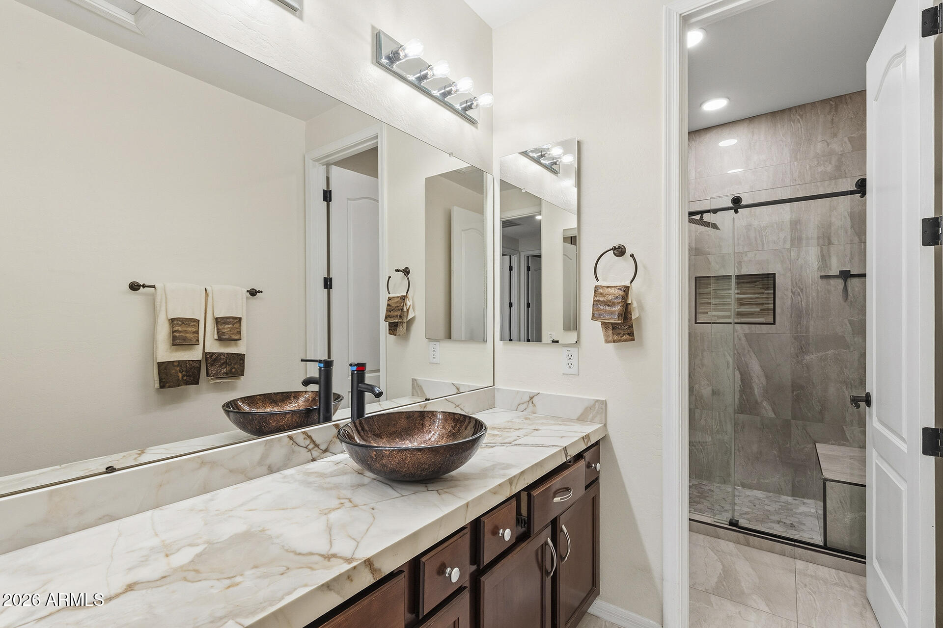 MCQUEEN LAKES - Residential