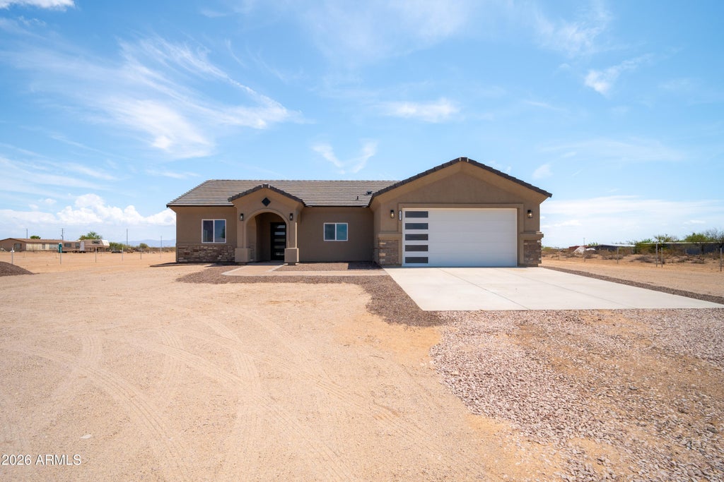 Photo of 1327 N 380th Drive, Tonopah, AZ 85354 (MLS # 7067139)