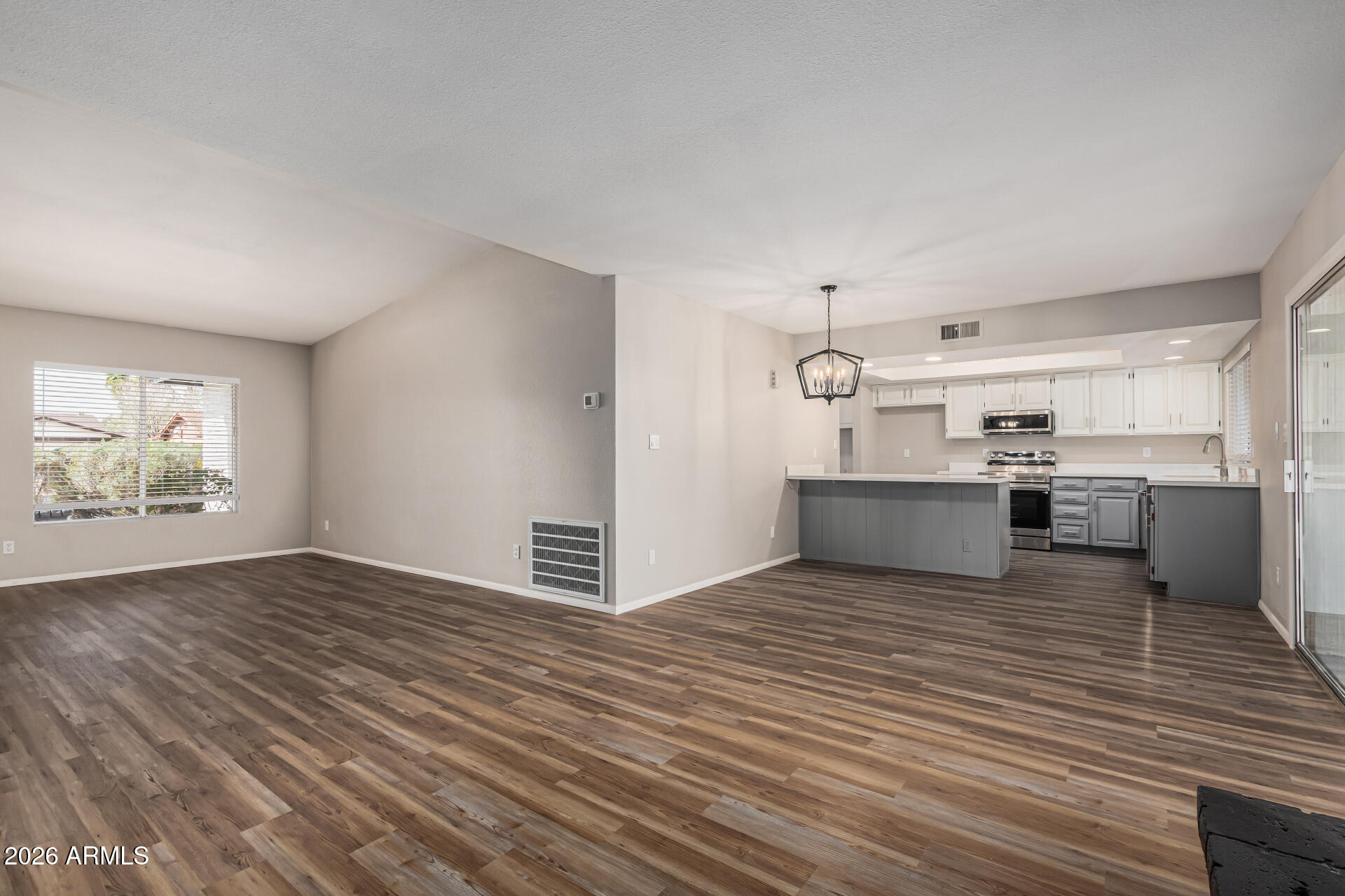 7019 N VIA DE LOS NINOS --