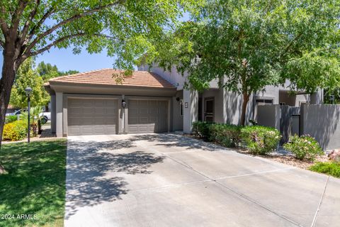 Townhouse in Glendale AZ 7401 ARROWHEAD CLUBHOUSE Drive.jpg