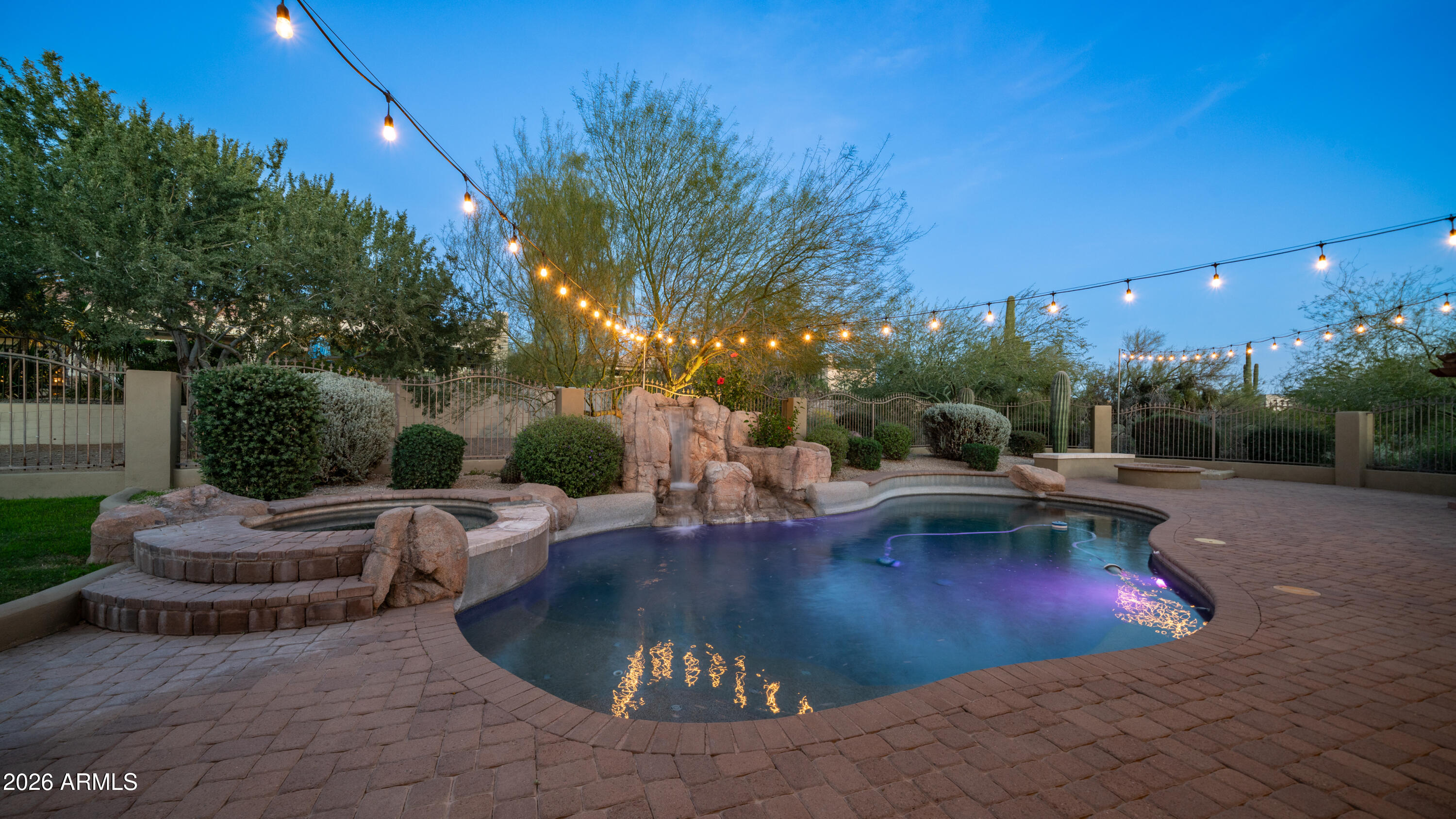 3217 N PIEDRA Circle