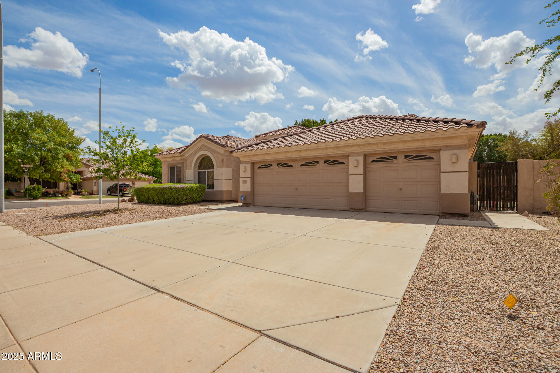 1211 W HAWKEN Way