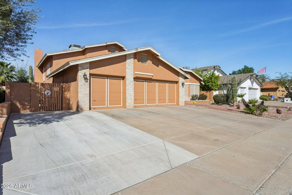 Photo of 10908 N 57th Avenue, Glendale, AZ 85304 (MLS # 7003529)