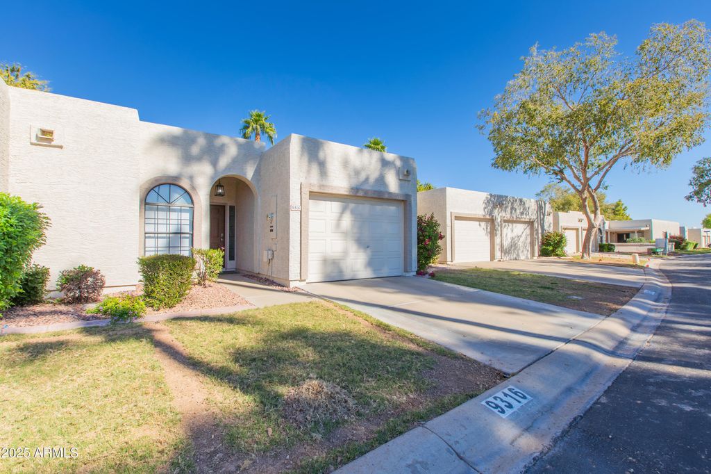 Photo of 9316 W Mcrae Way, Peoria, AZ 85382 (MLS # 6952094)