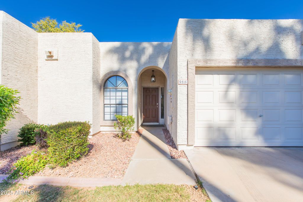 Photo of 9316 W Mcrae Way, Peoria, AZ 85382 (MLS # 6952094)