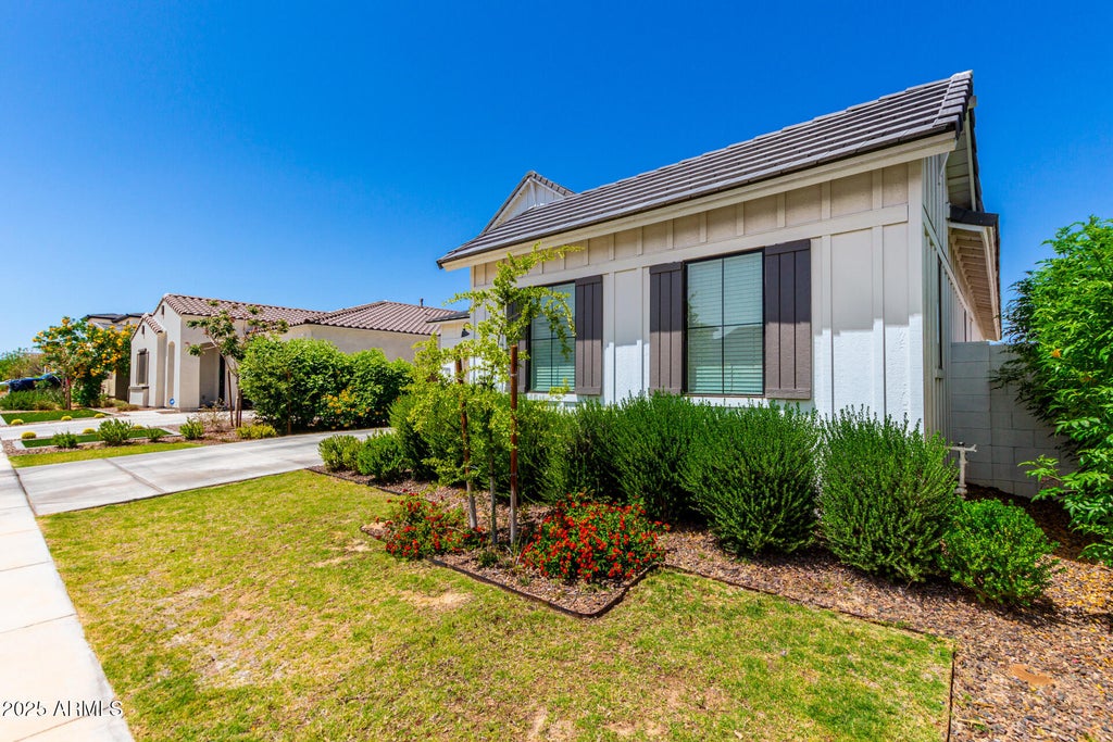 Photo of 3914 W Serpentine Drive, San Tan Valley, AZ 85144 (MLS # 7032397)