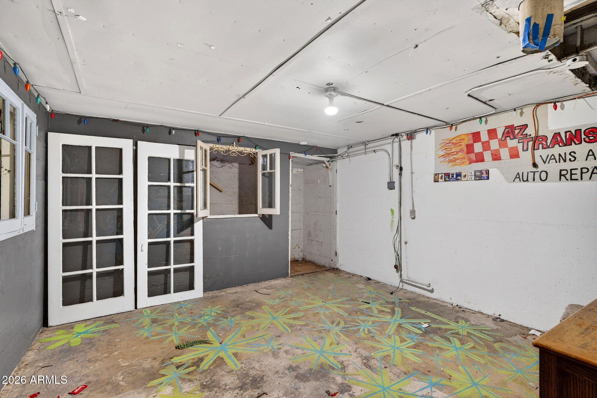 THOMAS PLACE - Commercial Lease