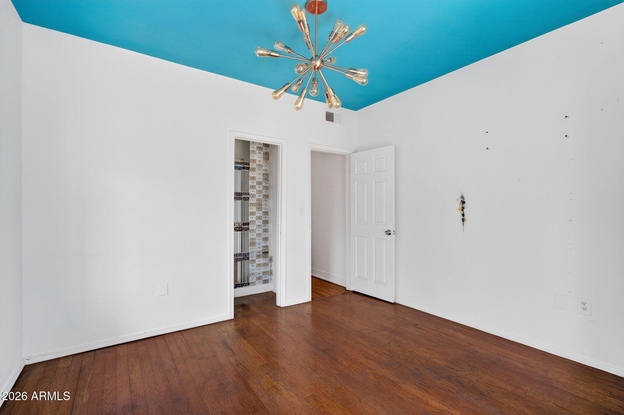 THOMAS PLACE - Commercial Lease
