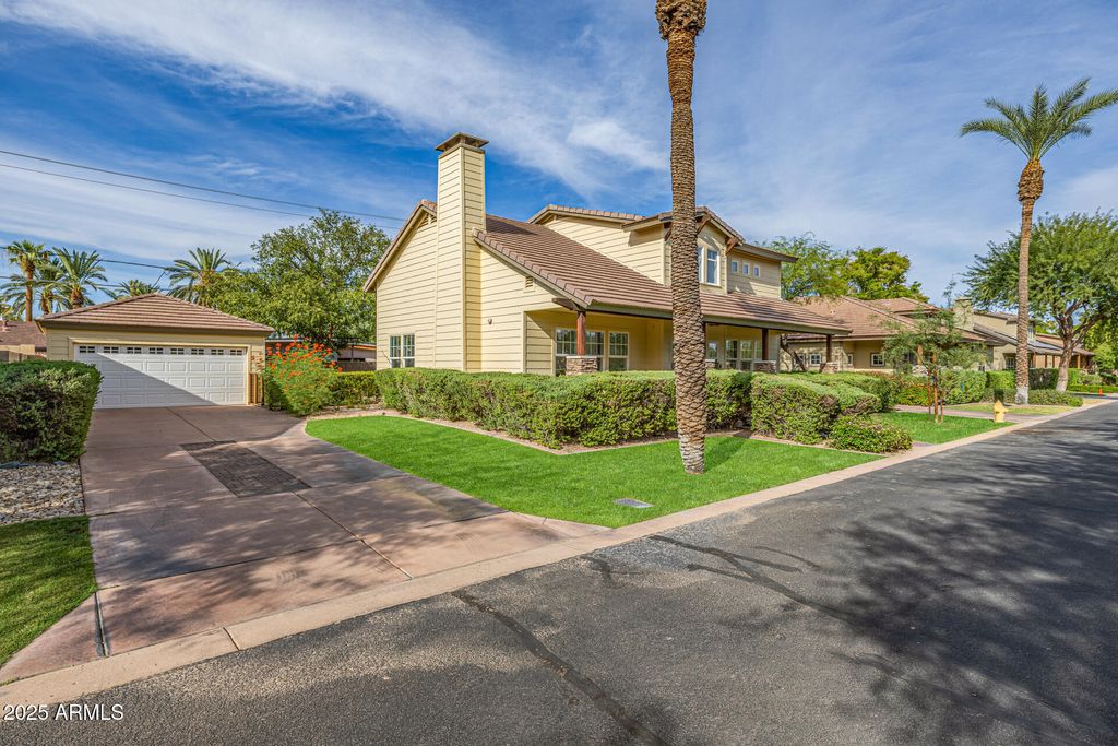Photo of 122 W Cottage Lane, Tempe, AZ 85282 (MLS # 6919847)