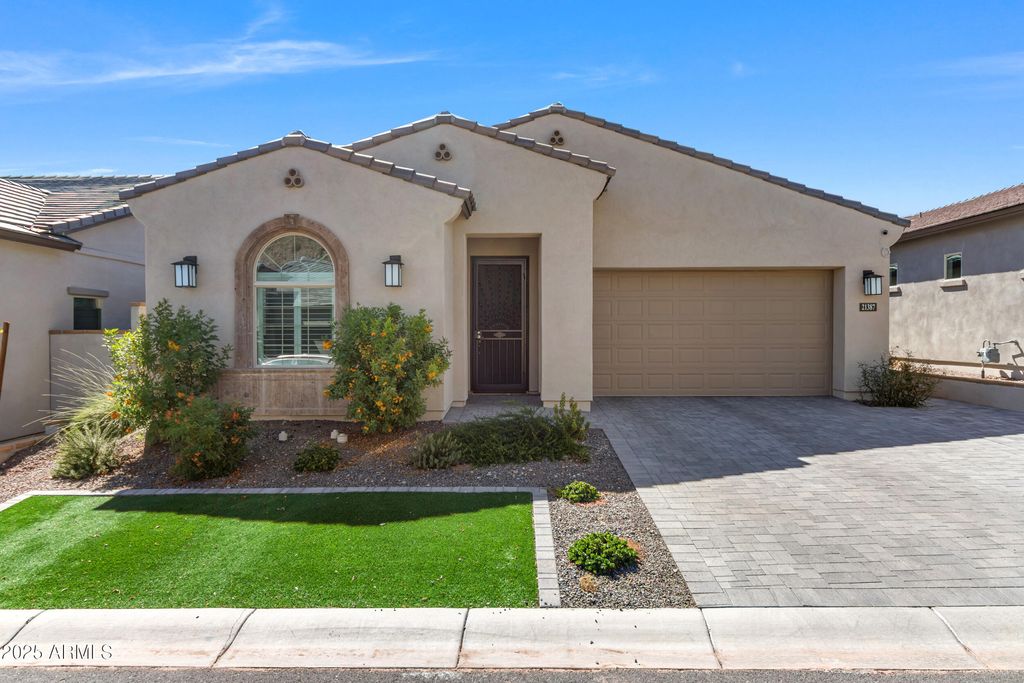 Photo of 21387 W Meadowbrook Avenue, Buckeye, AZ 85396 (MLS # 6927935)