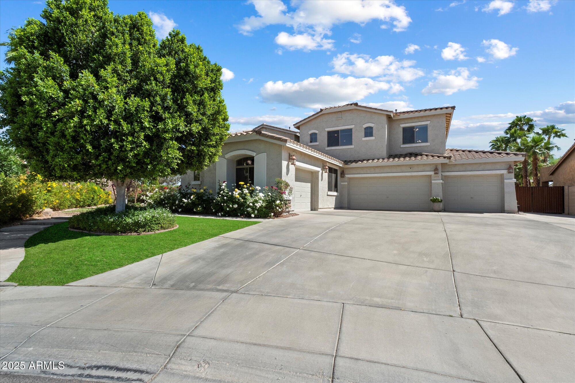 Chandler, Arizona 85249, United States, 7 Bedrooms Bedrooms, ,4 BathroomsBathrooms,Residential,Pending,110949