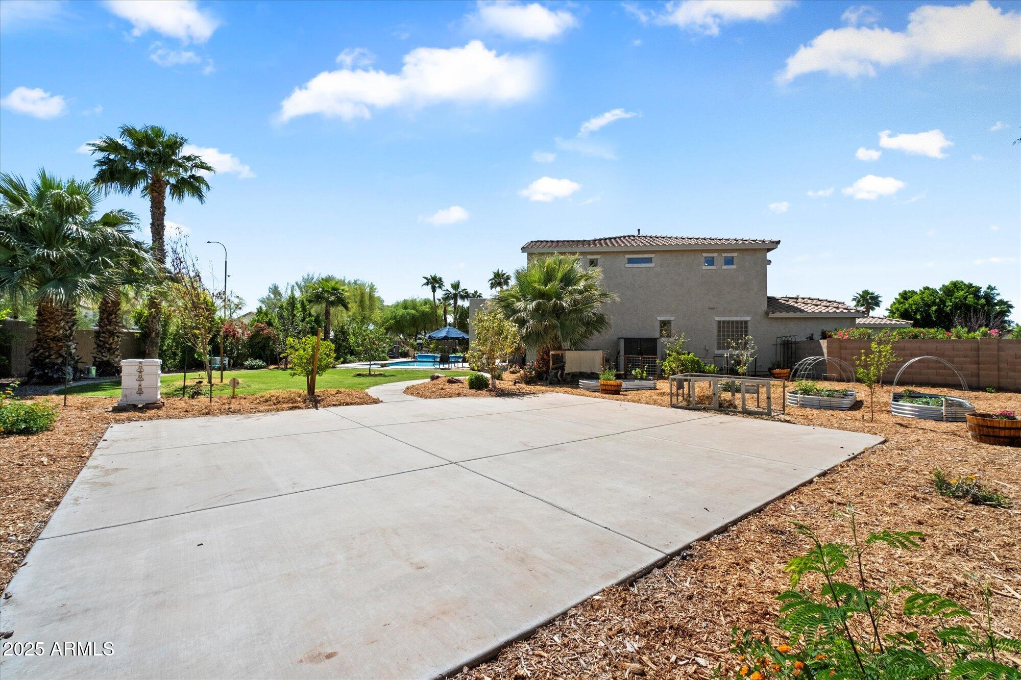 Chandler, Arizona 85249, United States, 7 Bedrooms Bedrooms, ,4 BathroomsBathrooms,Residential,Pending,110949