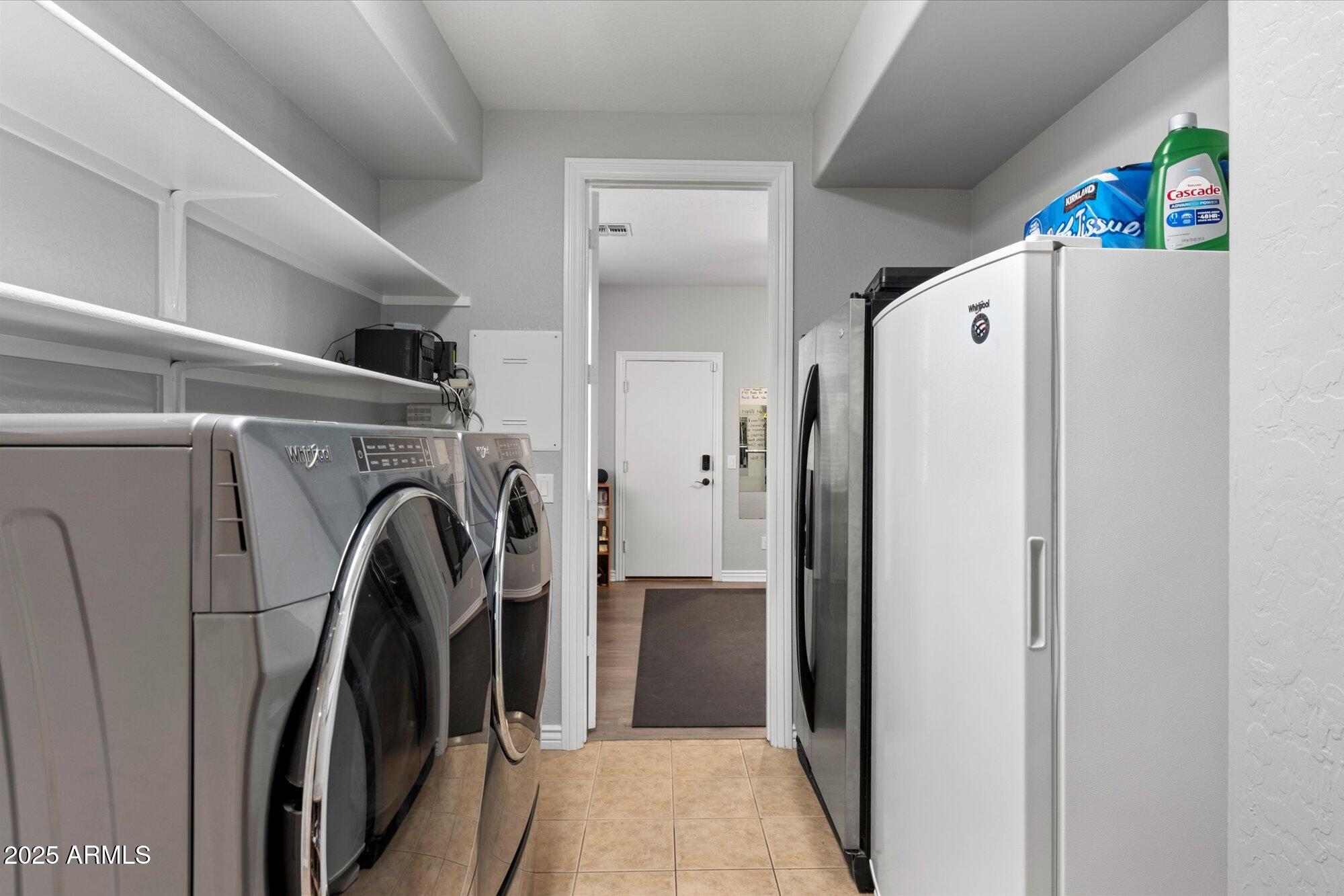 Chandler, Arizona 85249, United States, 7 Bedrooms Bedrooms, ,4 BathroomsBathrooms,Residential,Pending,110949