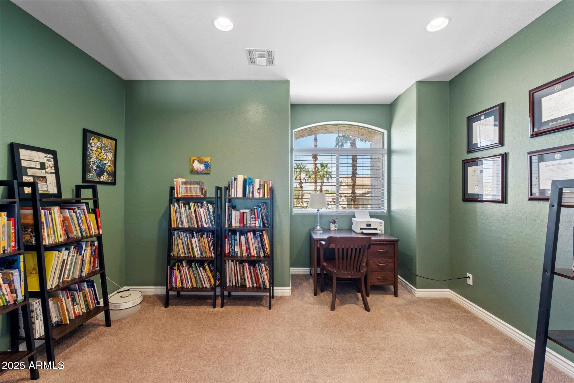 Chandler, Arizona 85249, United States, 7 Bedrooms Bedrooms, ,4 BathroomsBathrooms,Residential,Pending,110949