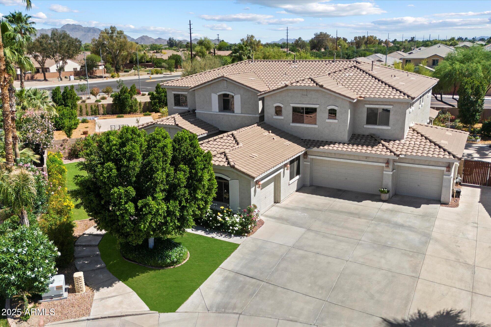 Chandler, Arizona 85249, United States, 7 Bedrooms Bedrooms, ,4 BathroomsBathrooms,Residential,Pending,110949