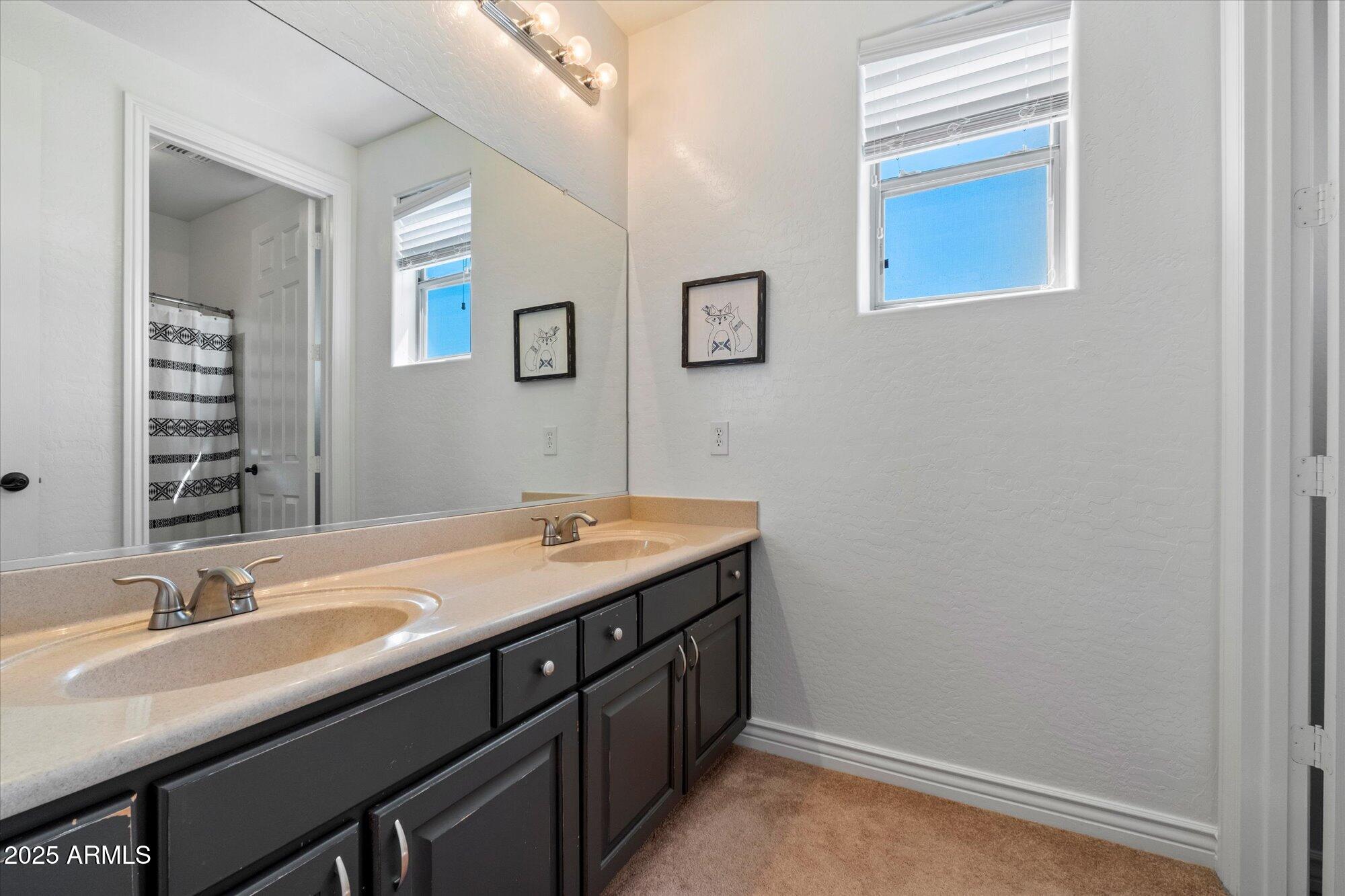 Chandler, Arizona 85249, United States, 7 Bedrooms Bedrooms, ,4 BathroomsBathrooms,Residential,Pending,110949