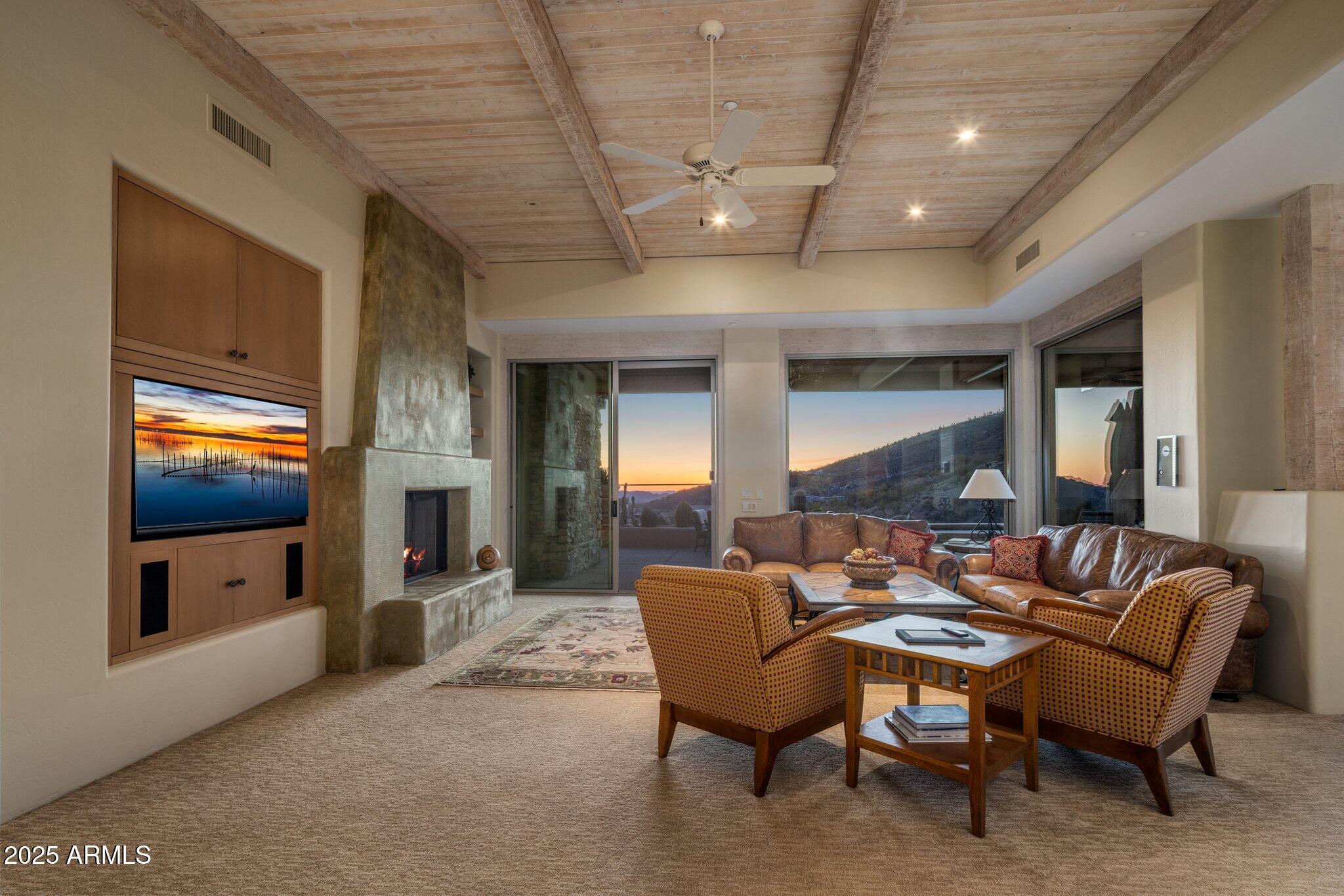 9904 E LOOKOUT MOUNTAIN Drive