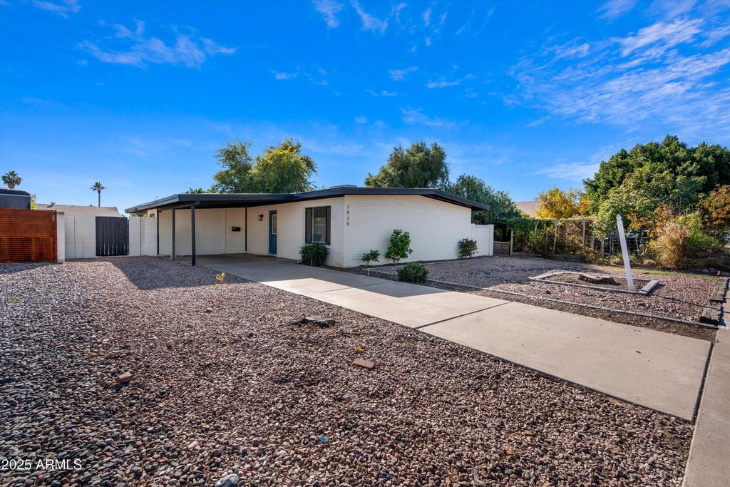 Photo of 1939 E Alameda Drive, Tempe, AZ 85282 (MLS # 6957041)