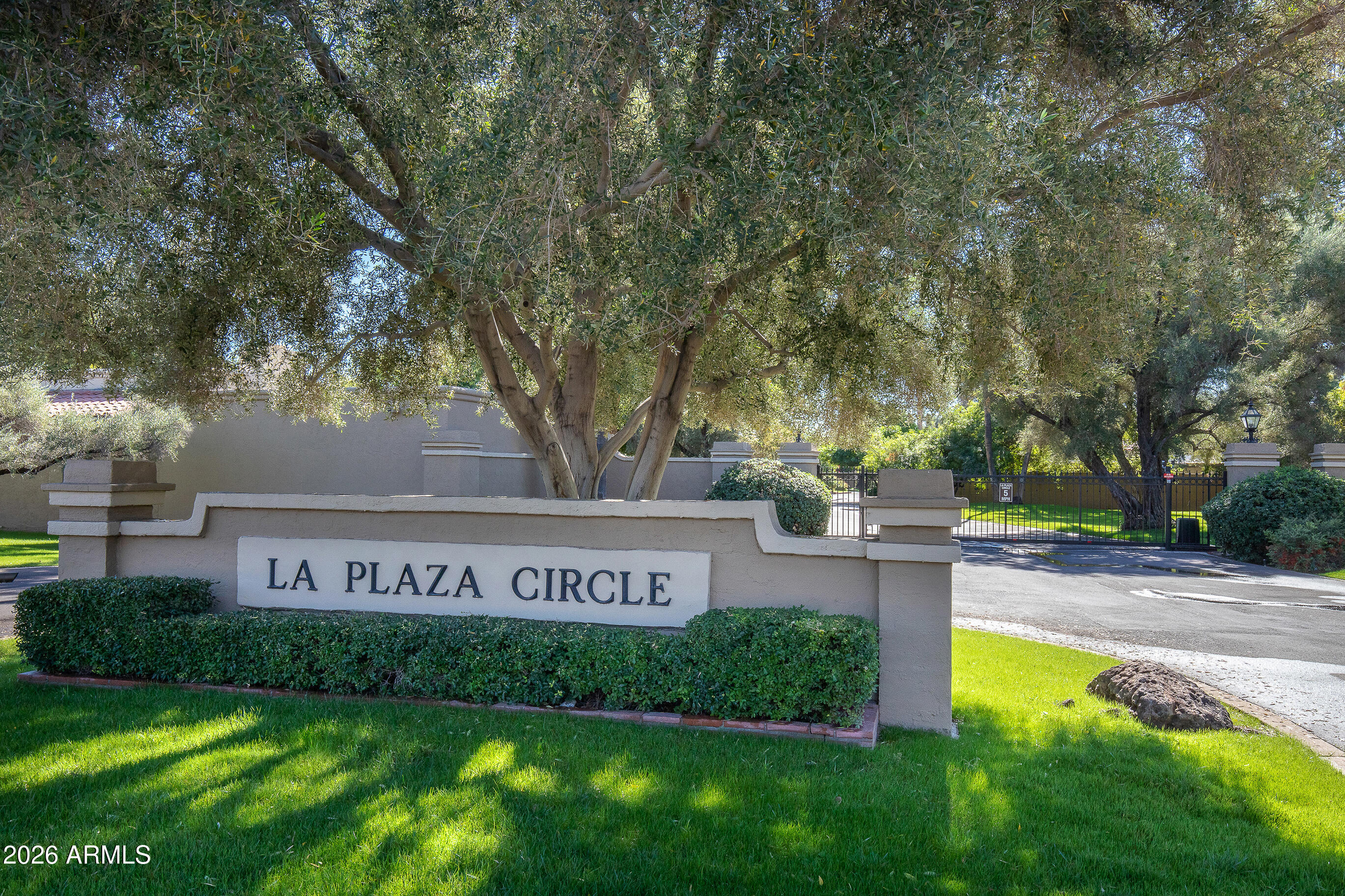 5315 N LA PLAZA Circle