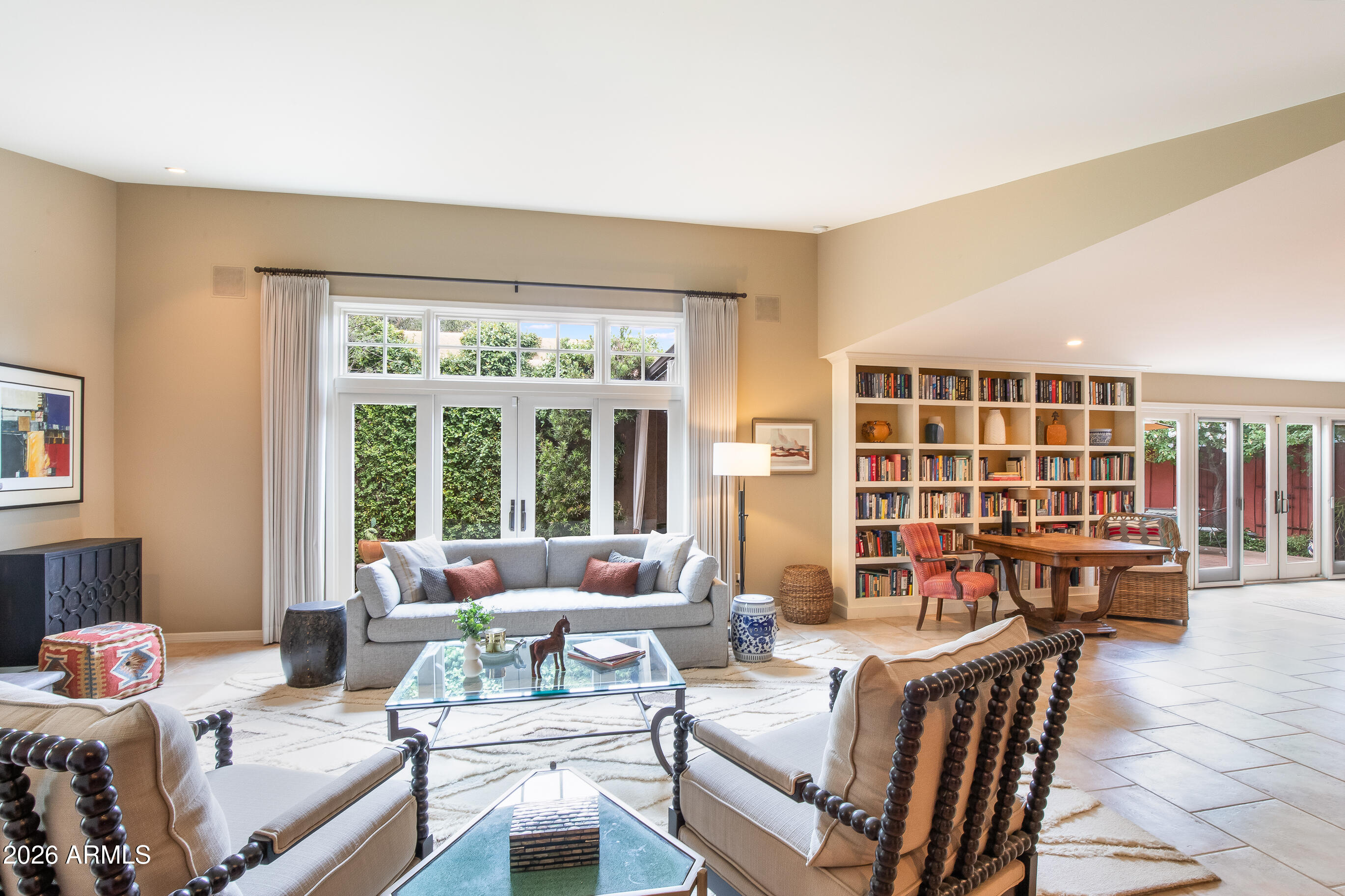 5315 N LA PLAZA Circle