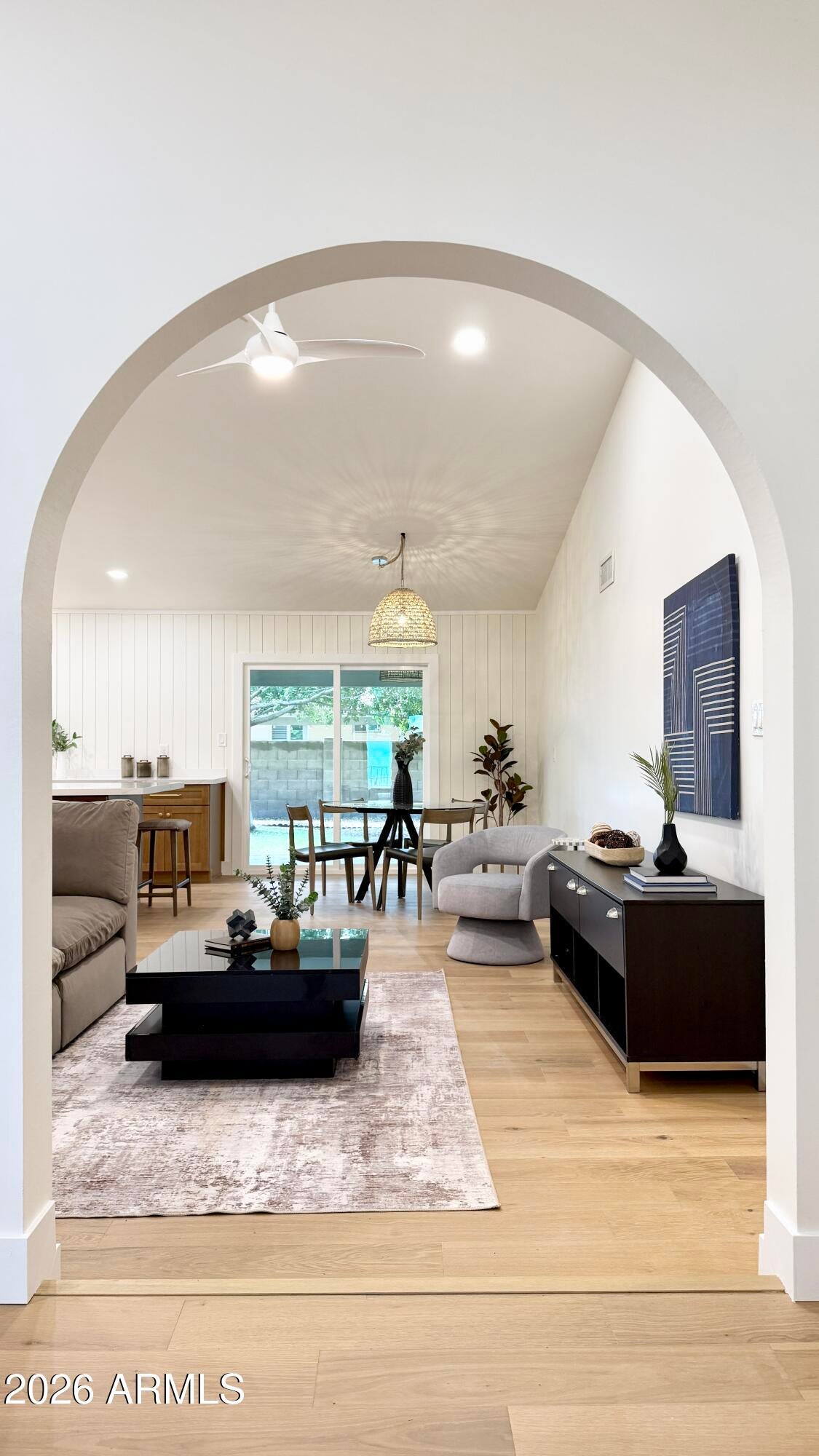 6139 W ALTADENA Avenue