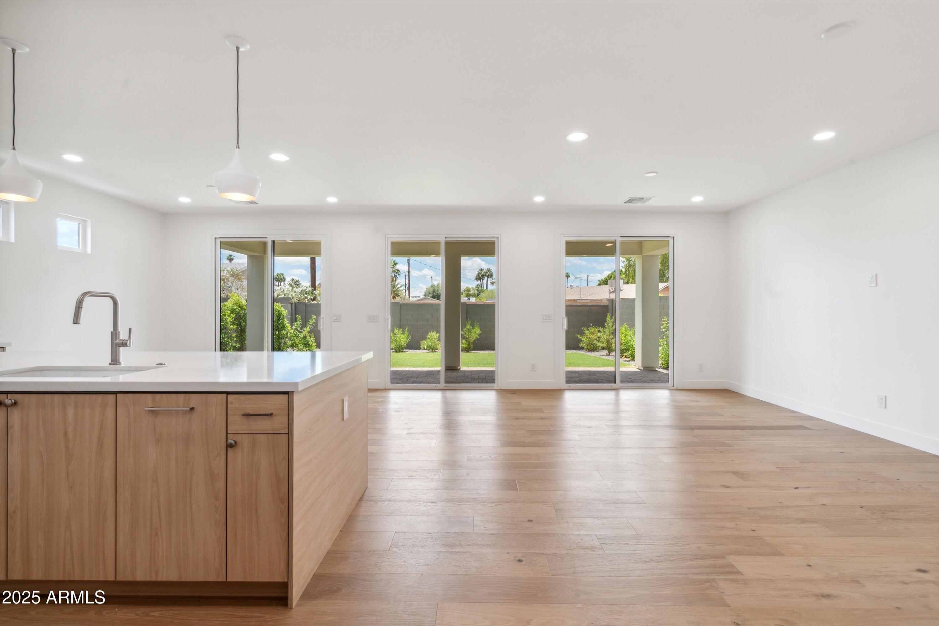 Homes 3 5537 E EARLL Drive