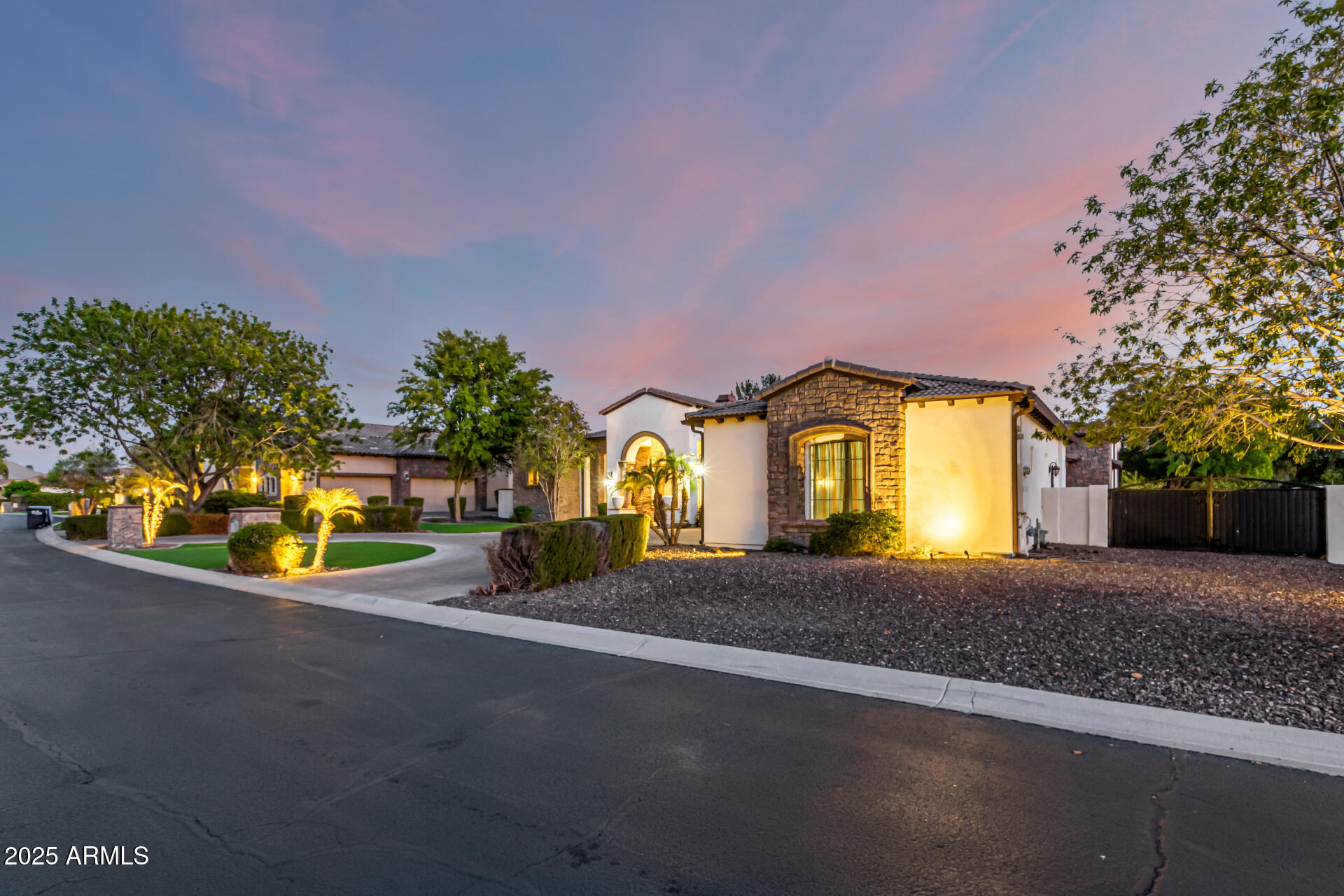 3037 E WATERMAN Way