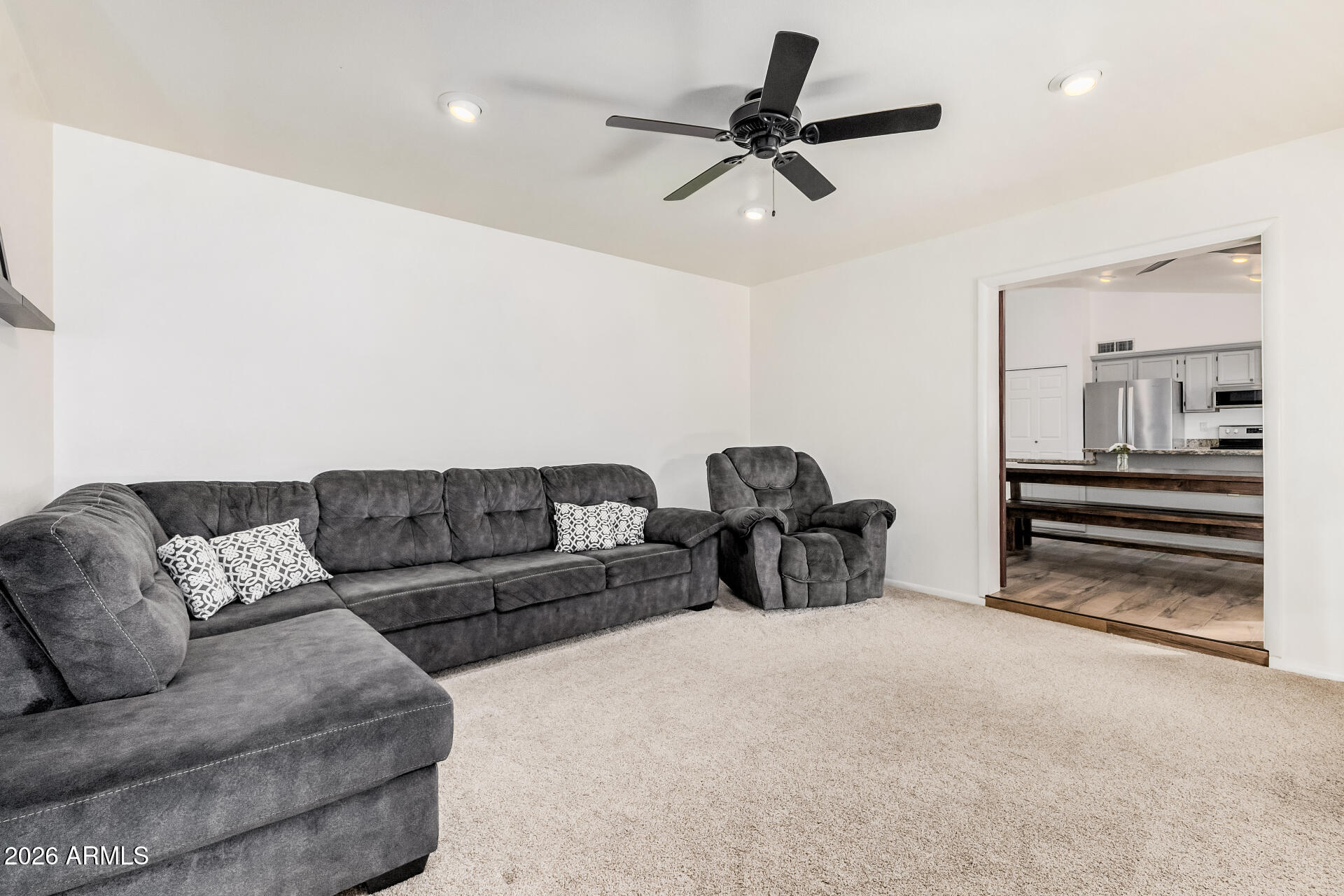 7443 E DRUMMER Avenue