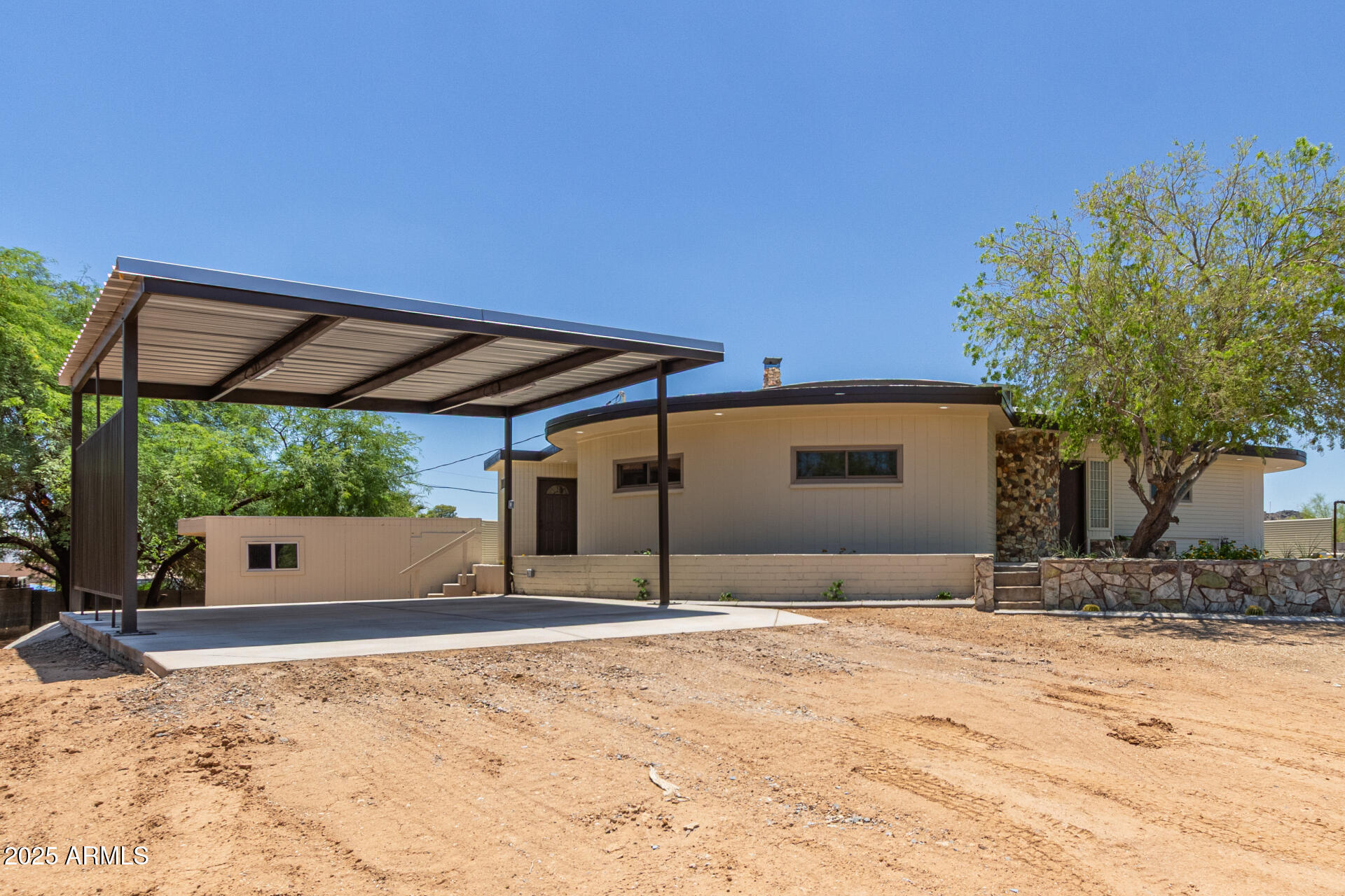1545 E CHRISTY Drive