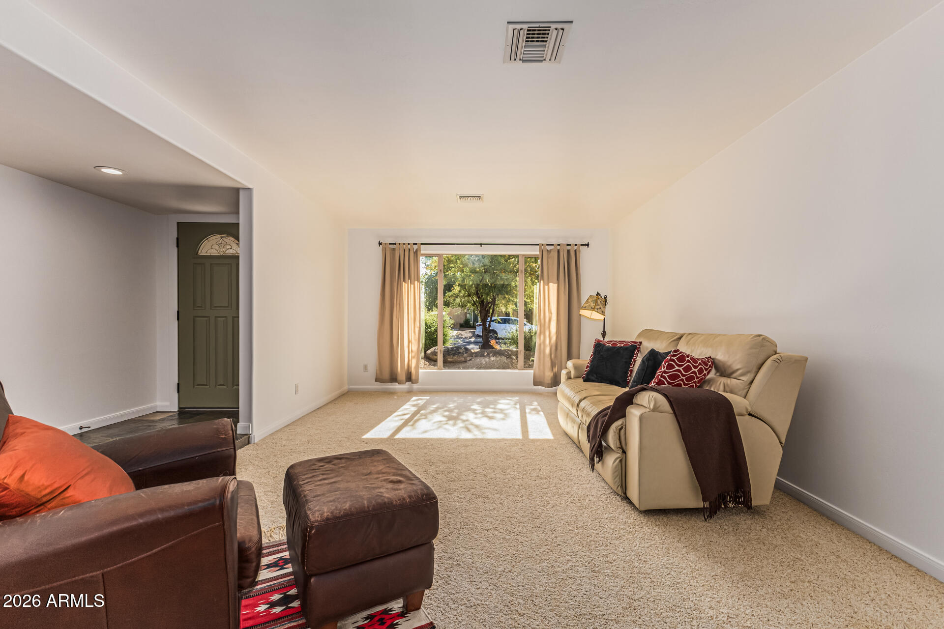 142 E VOLTAIRE Avenue