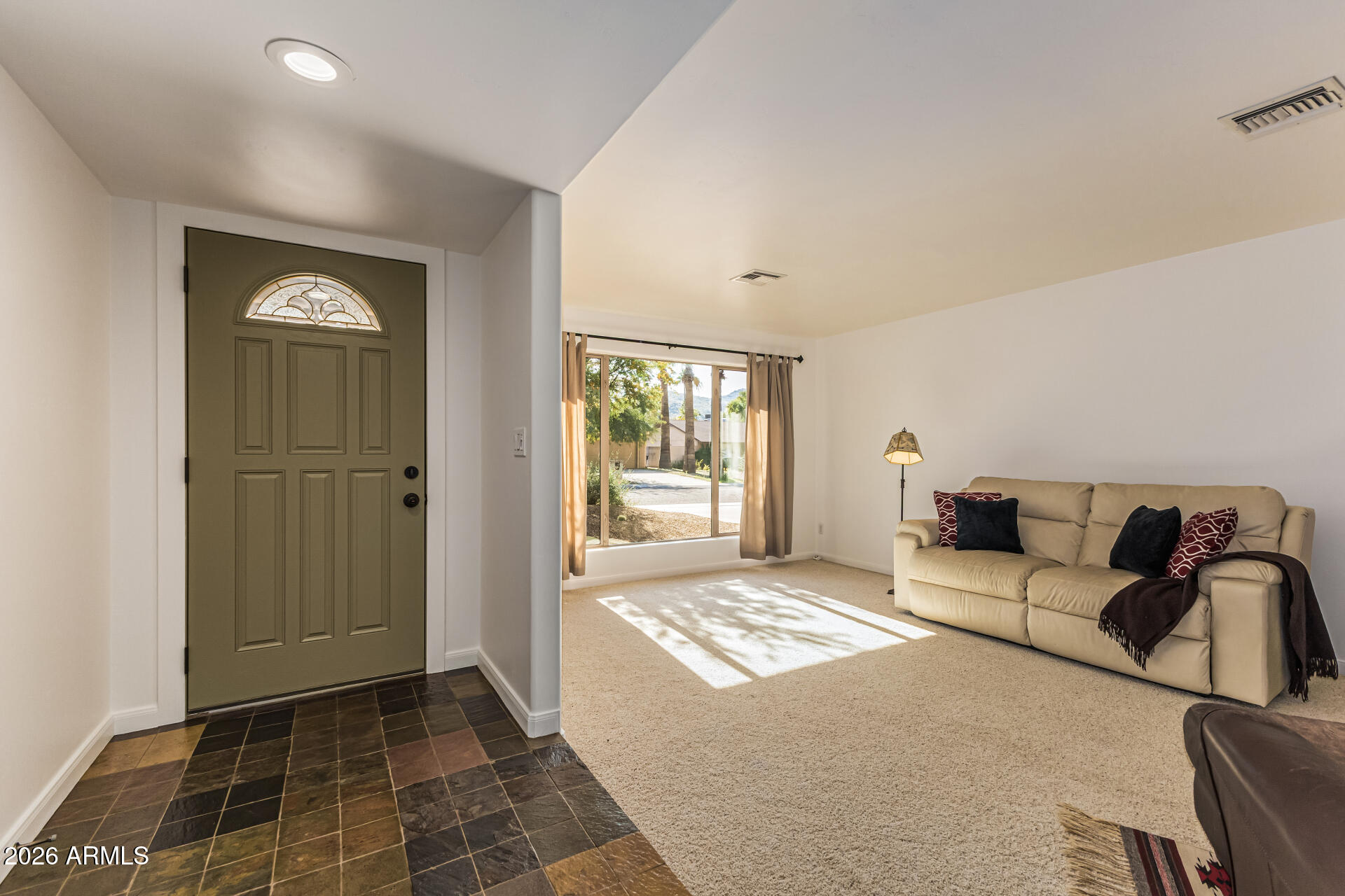 142 E VOLTAIRE Avenue