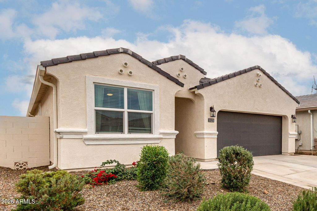 Photo of 3325 W Sable Avenue, Apache Junction, AZ 85120 (MLS # 6963414)