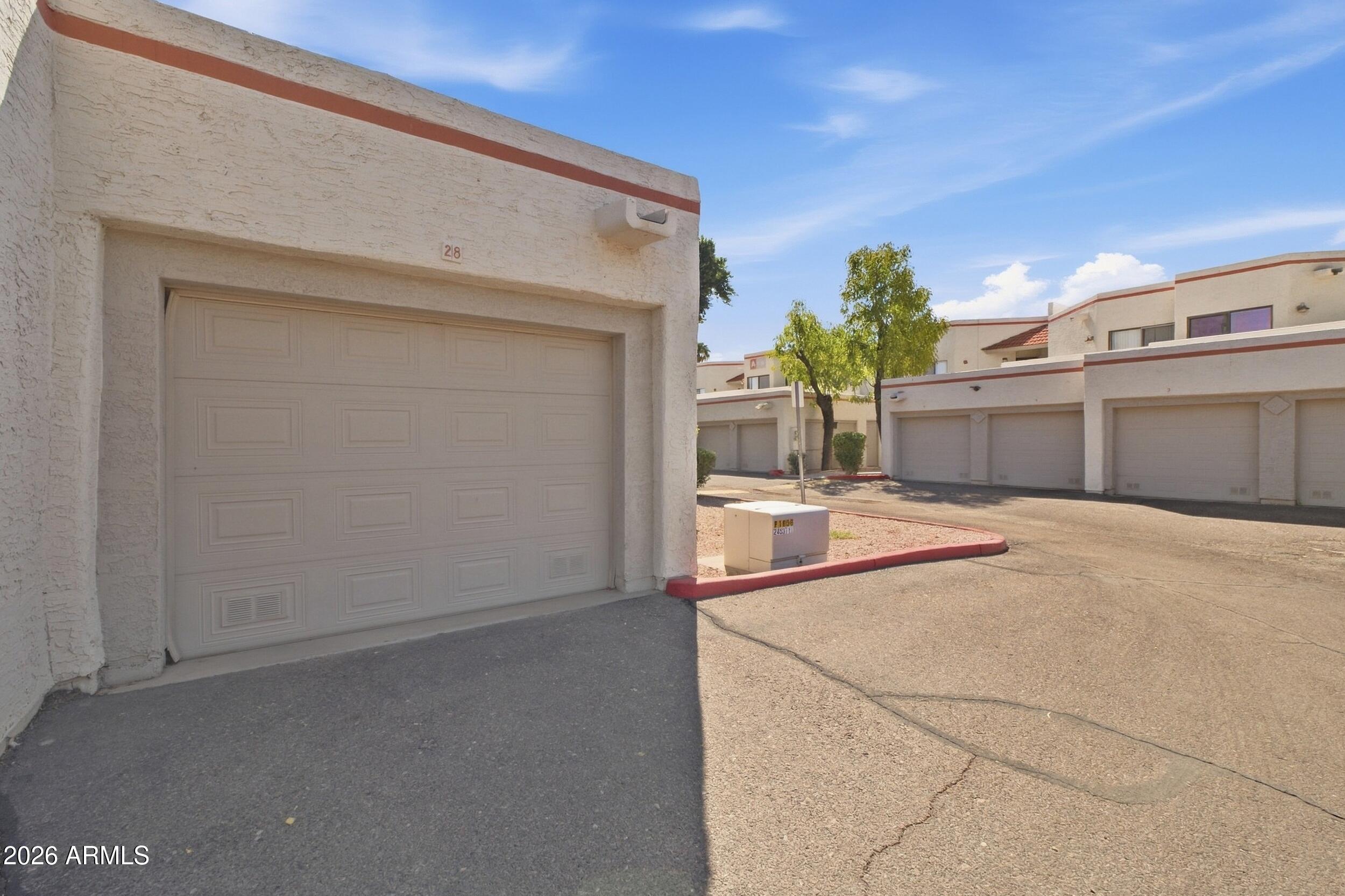 835 N GRANITE REEF Road 28