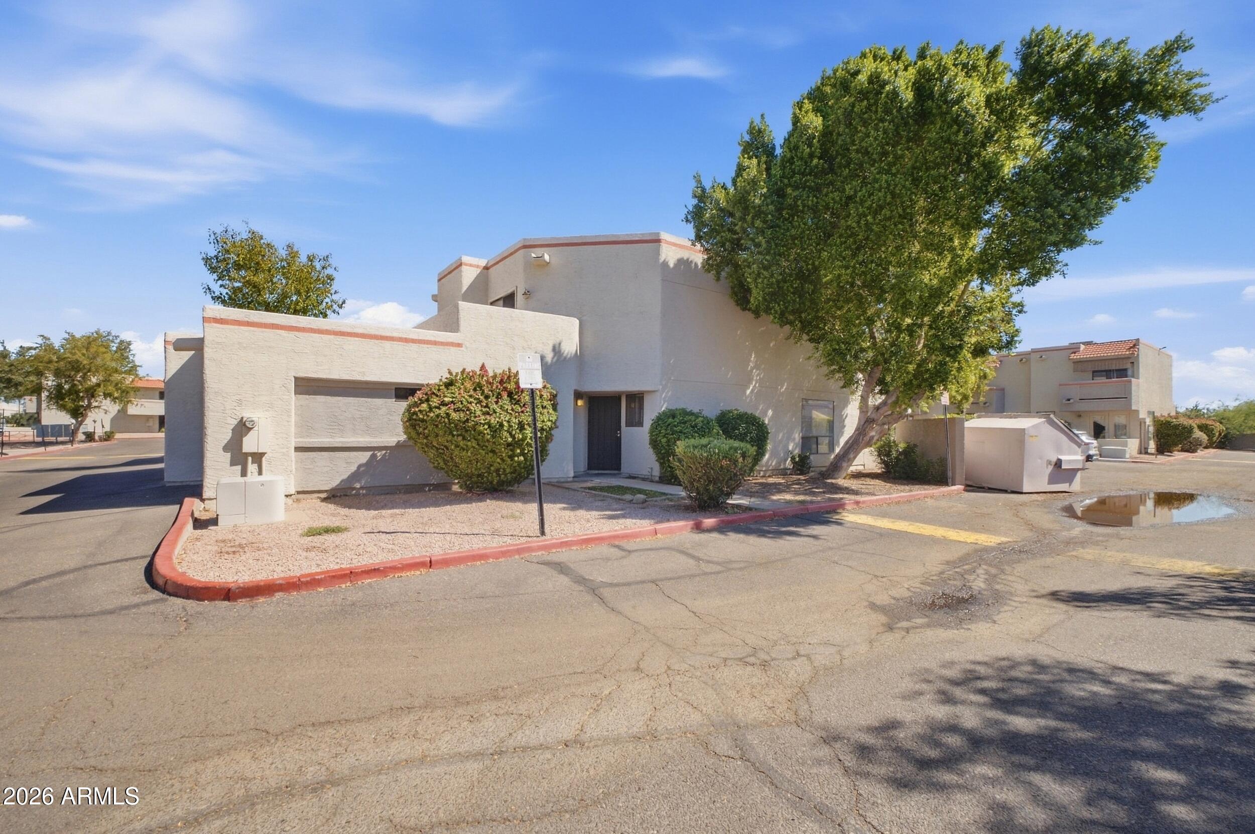 835 N GRANITE REEF Road 28