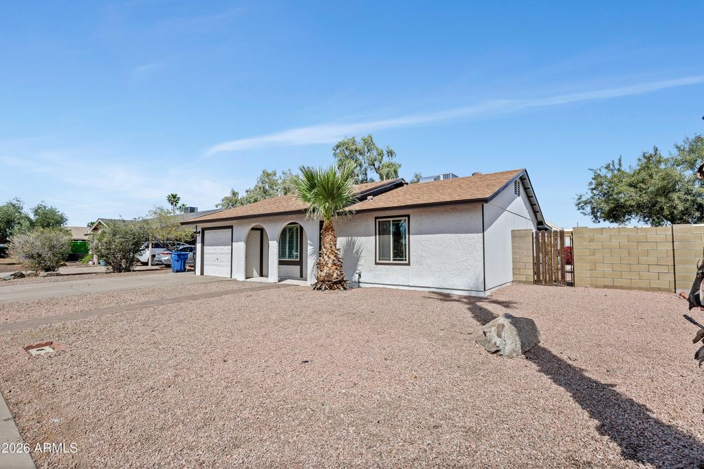 Photo of 2064 W Obispo Avenue, Mesa, AZ 85202 (MLS # 6999082)