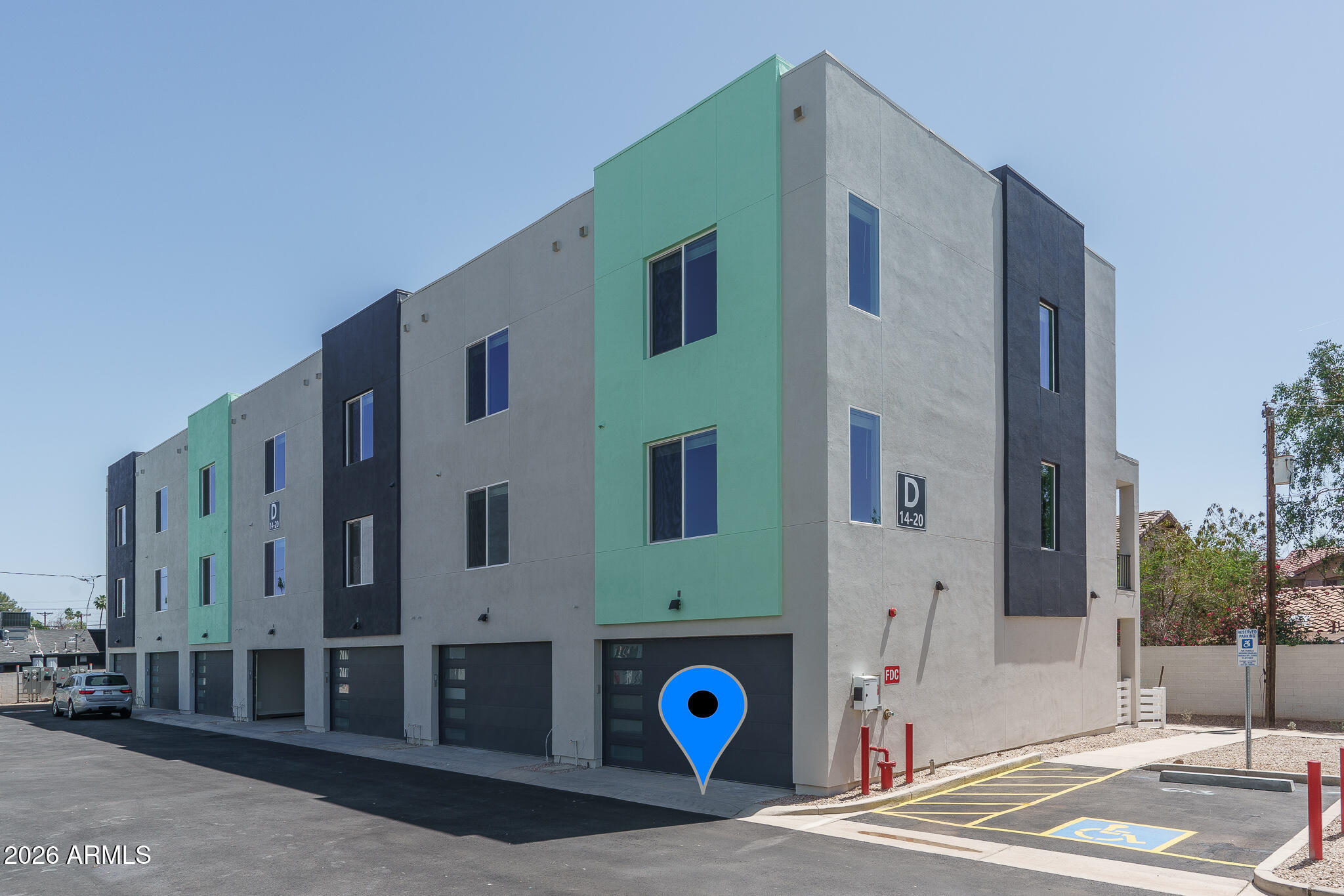 2601 E CLARENDON Avenue 14