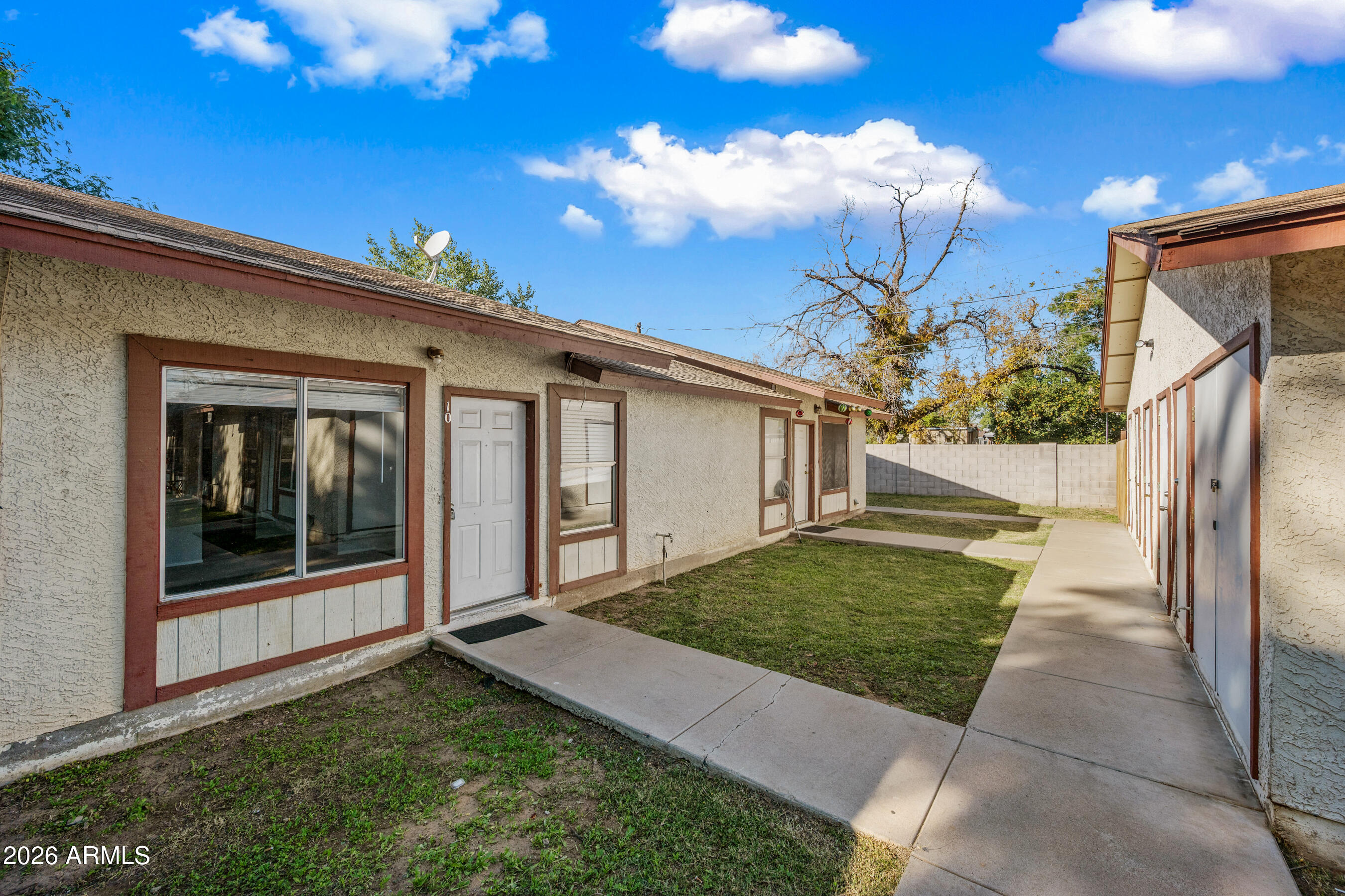 520 W CLARK Street 10