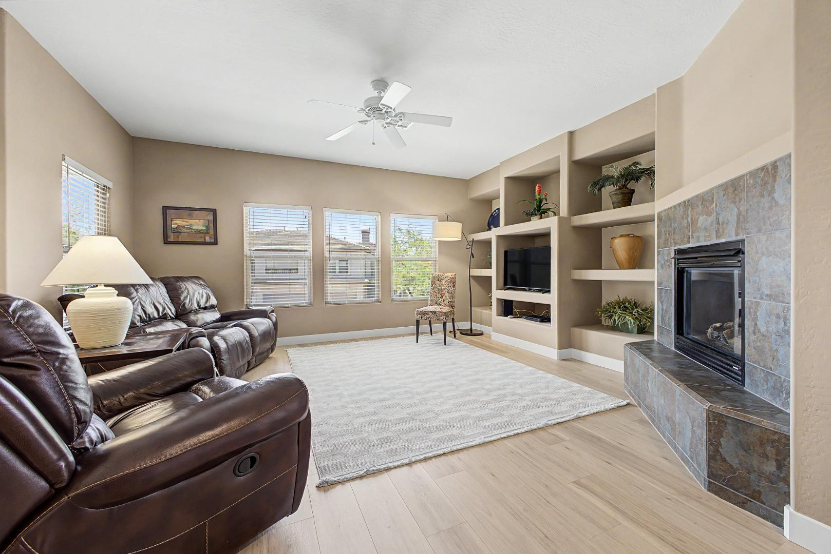 16800 E EL LAGO Boulevard 2033