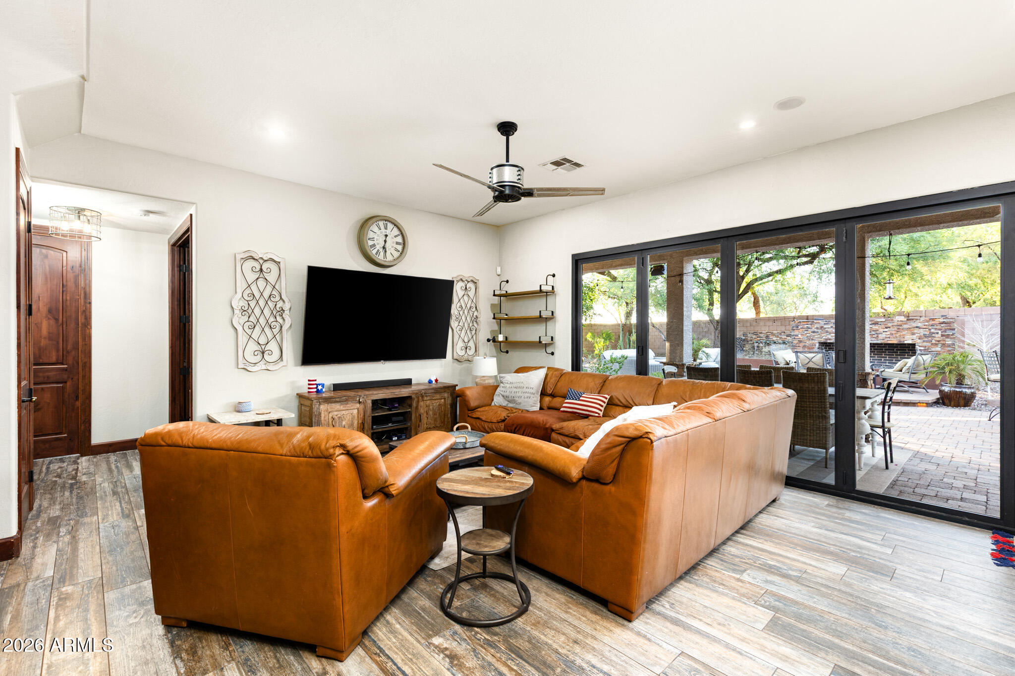 4008 E LARIAT Lane