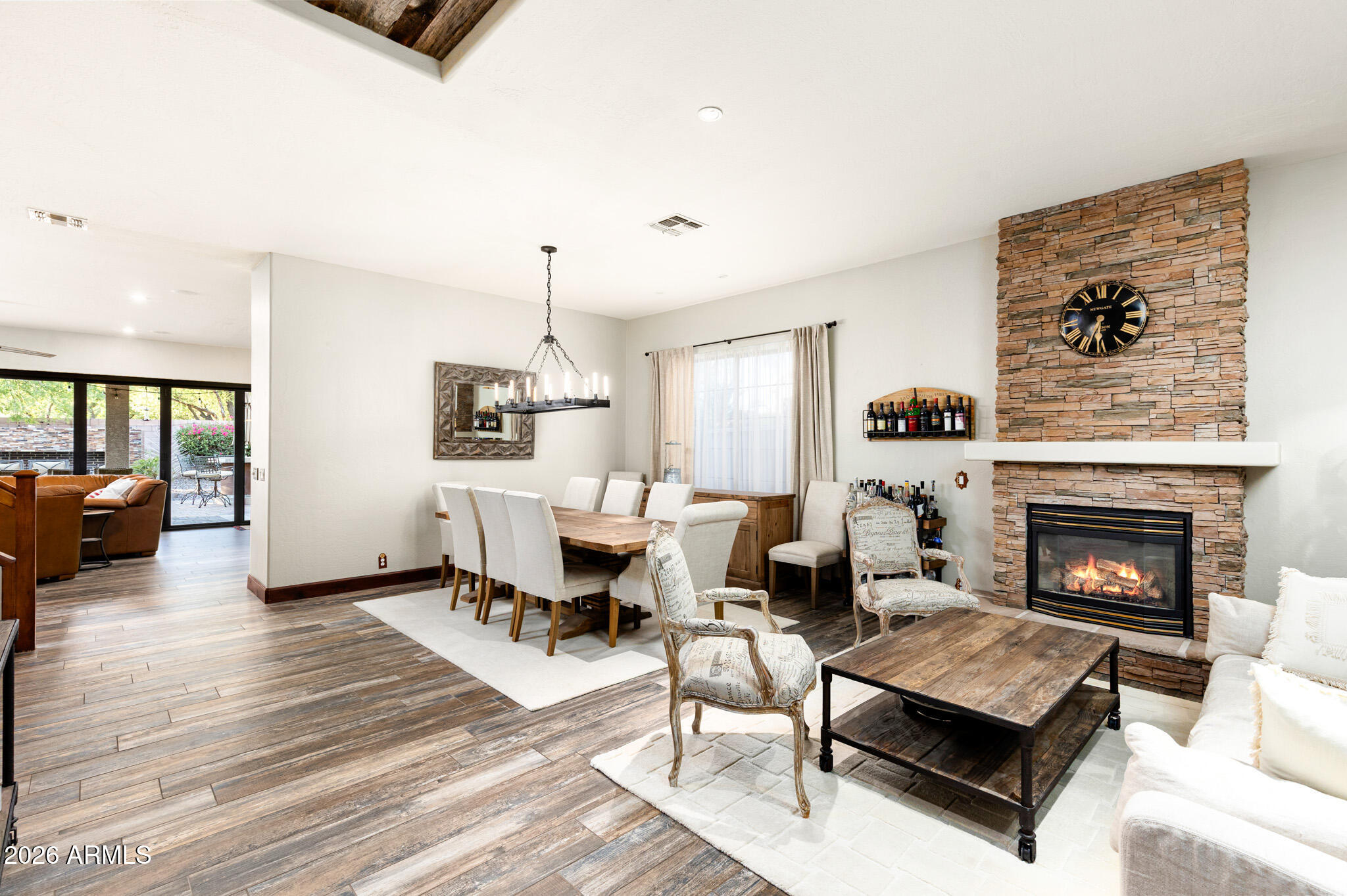 4008 E LARIAT Lane