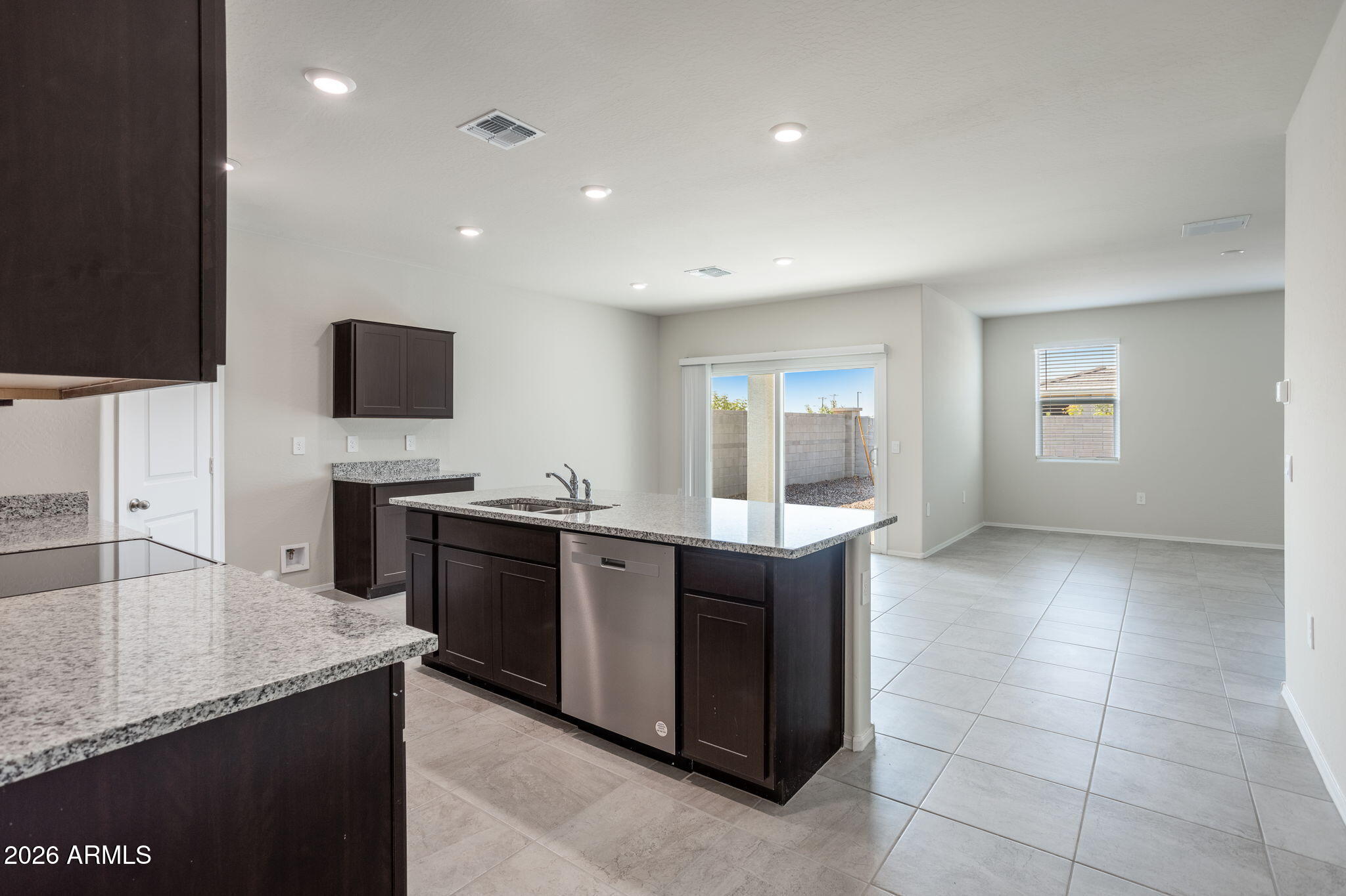 17458 W ILLINI Street