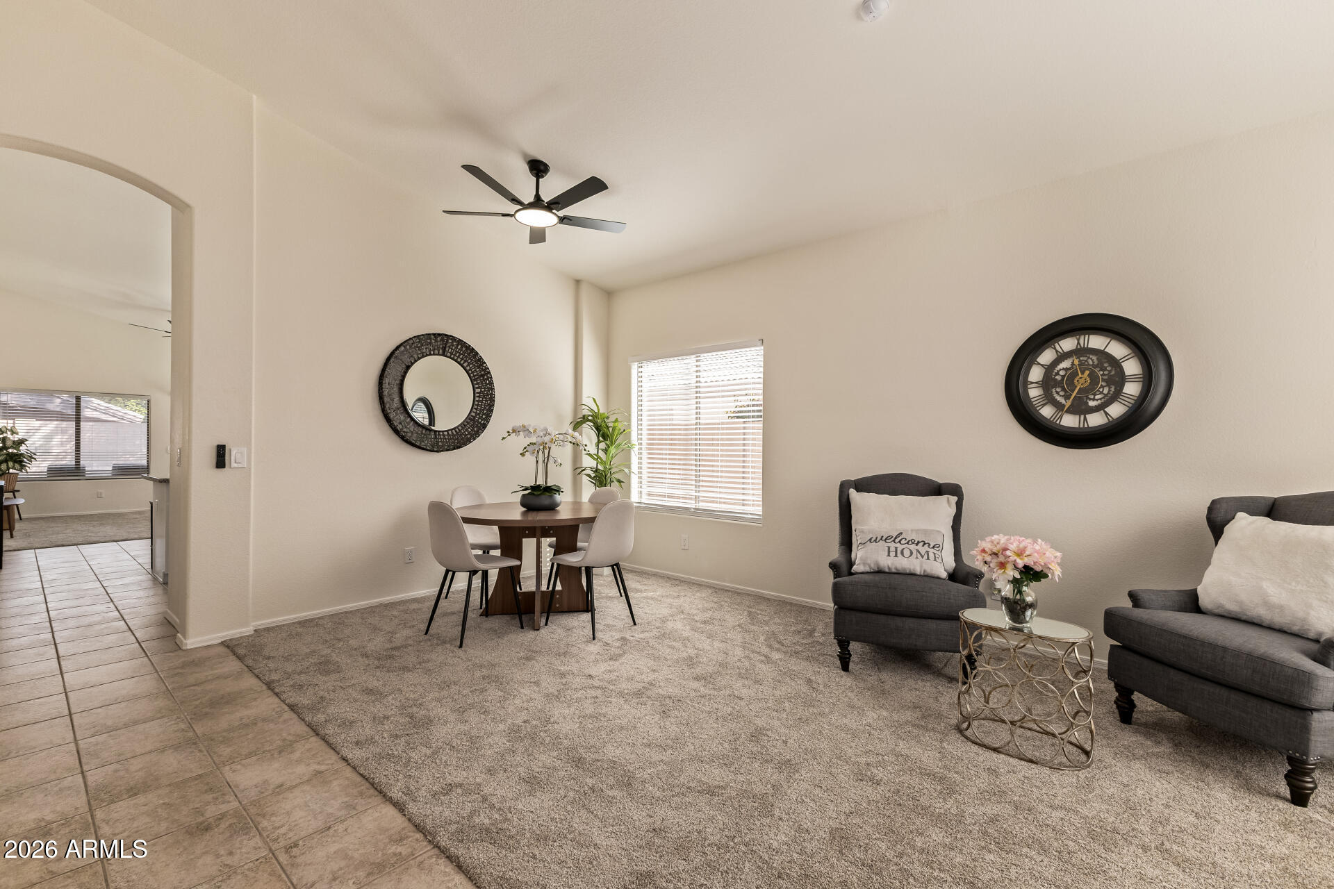 1894 E PALOMINO Drive