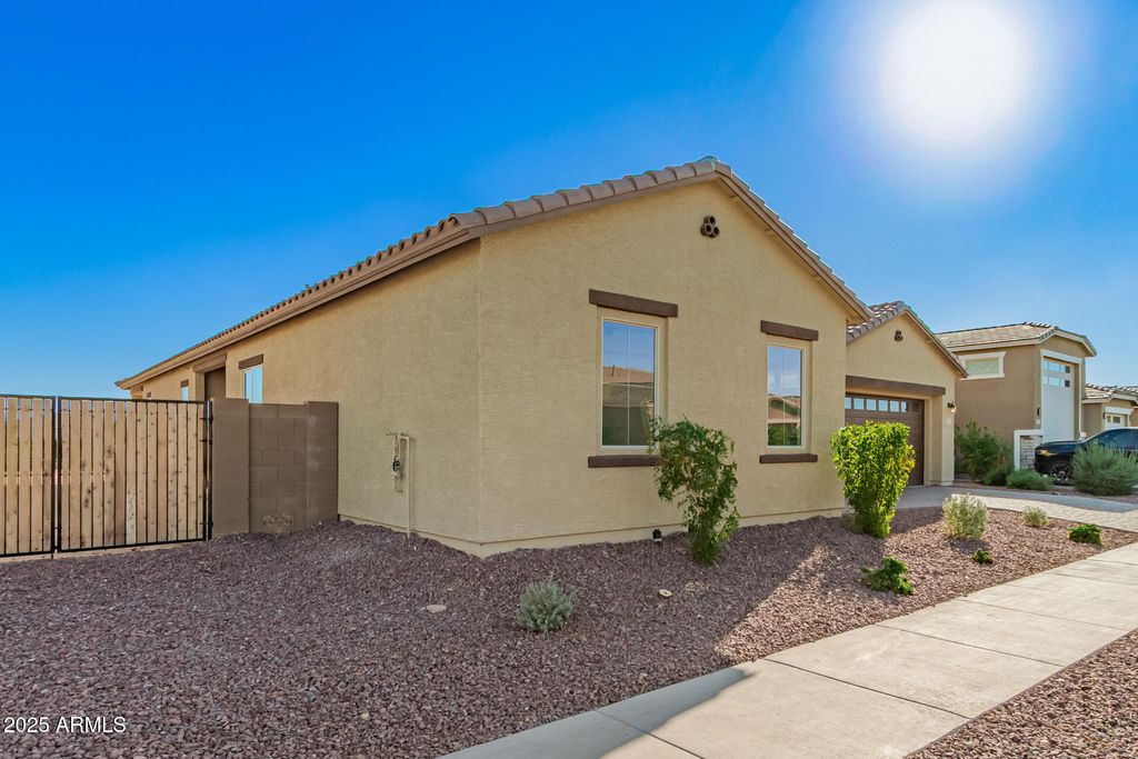 Photo of 17527 W Lincoln Street, Goodyear, AZ 85338 (MLS # 6928819)