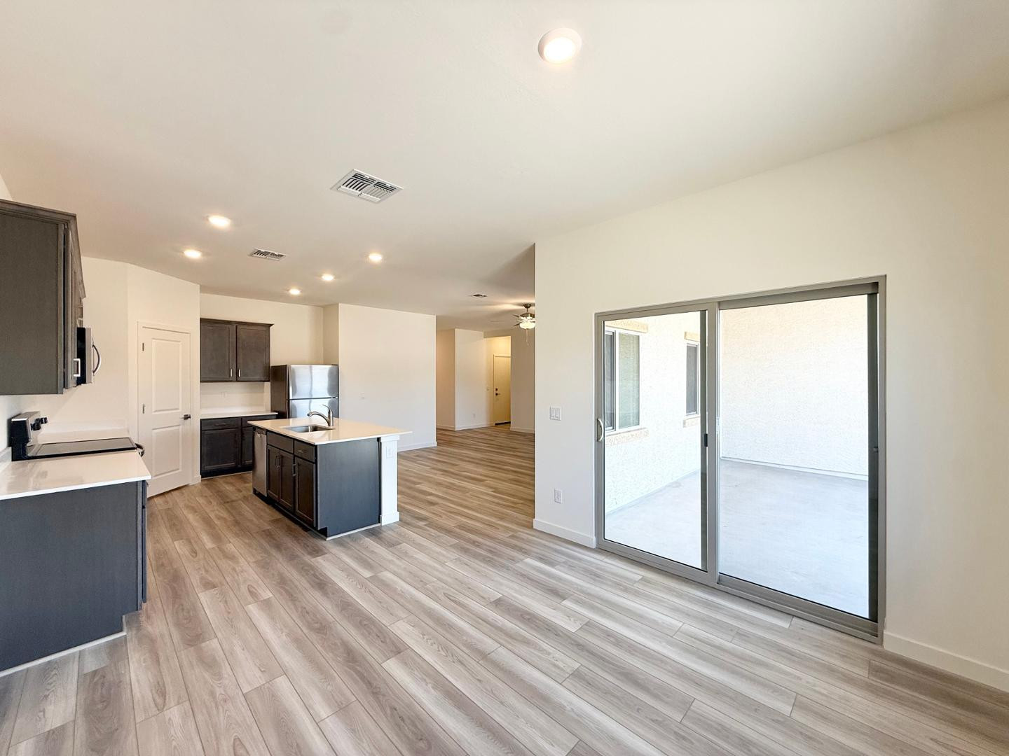634 W Red Hawk Court